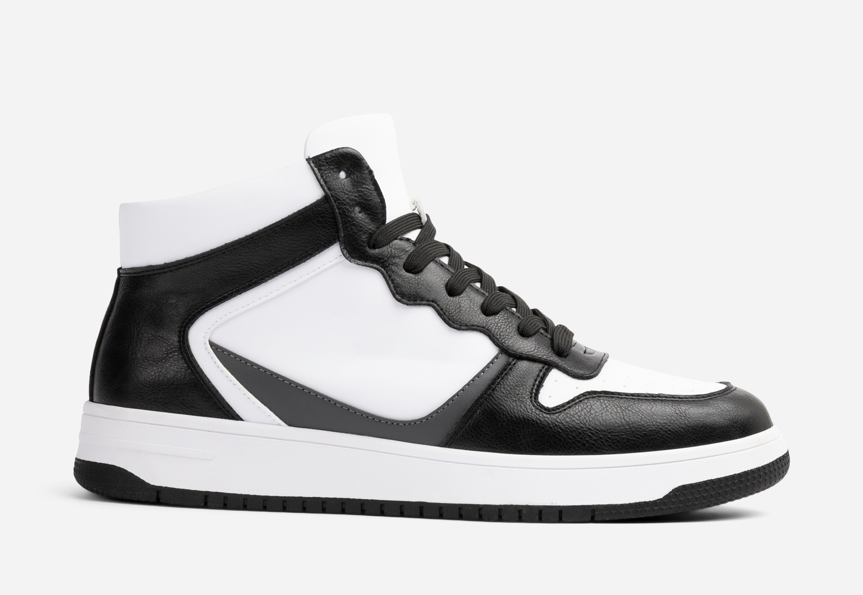 LINEAR, Sneakers