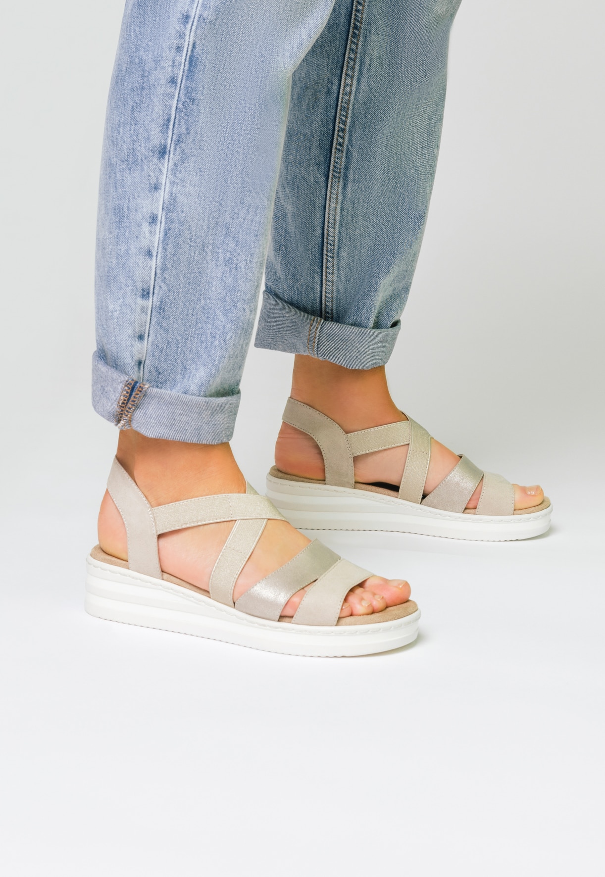SO ALL, Sandaler