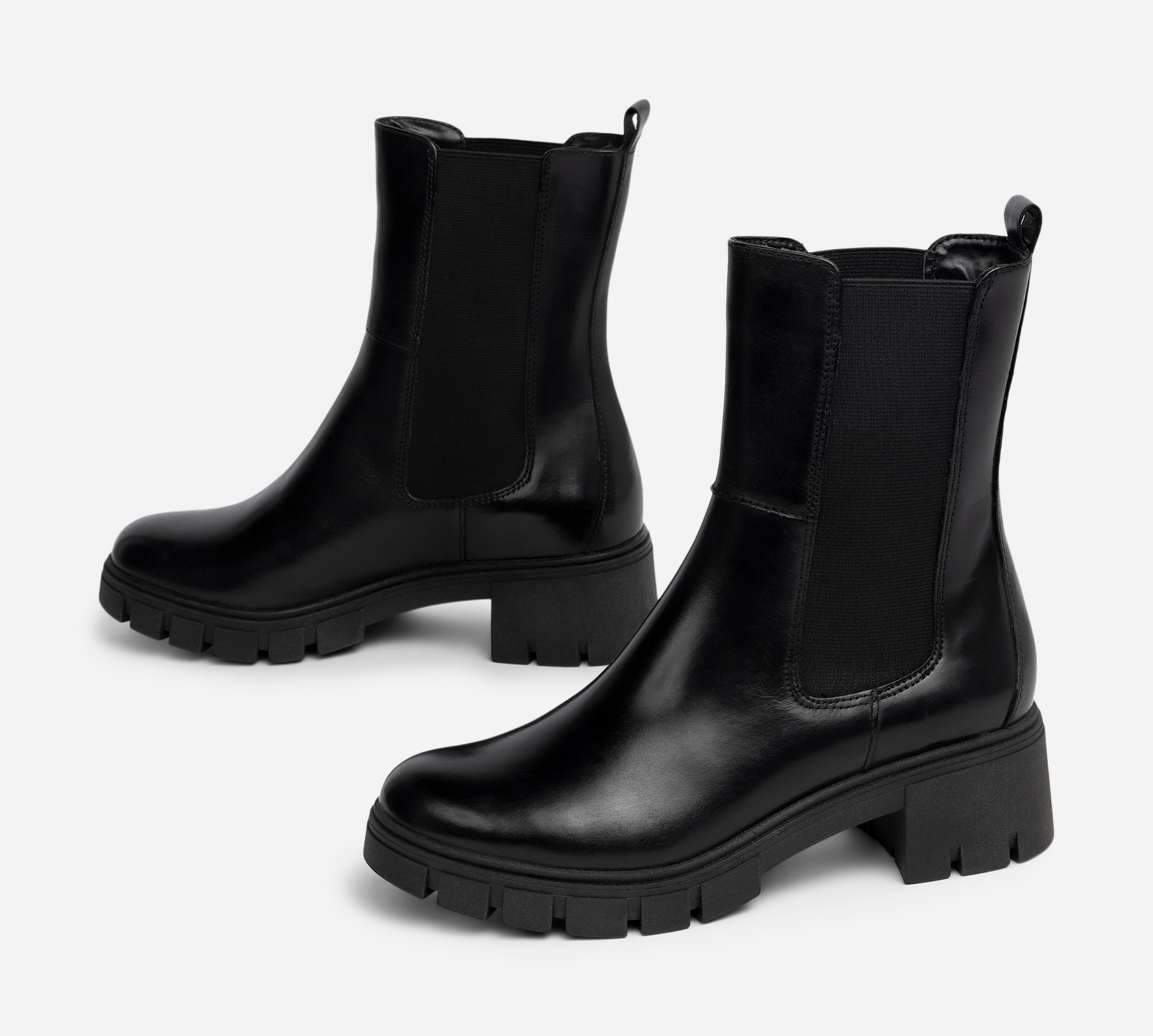 PACE, Chelseaboots