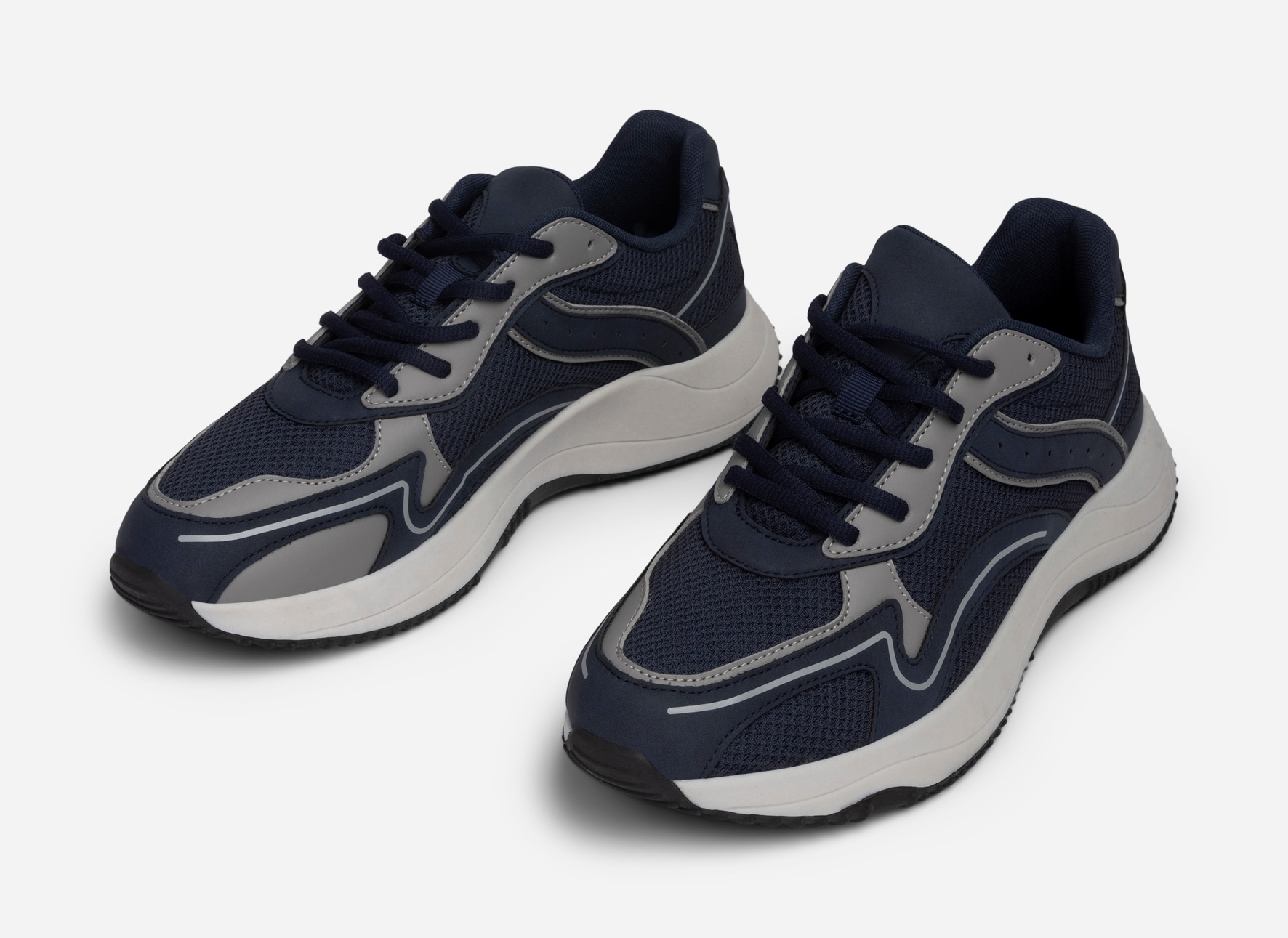 LINEAR, Sneakers