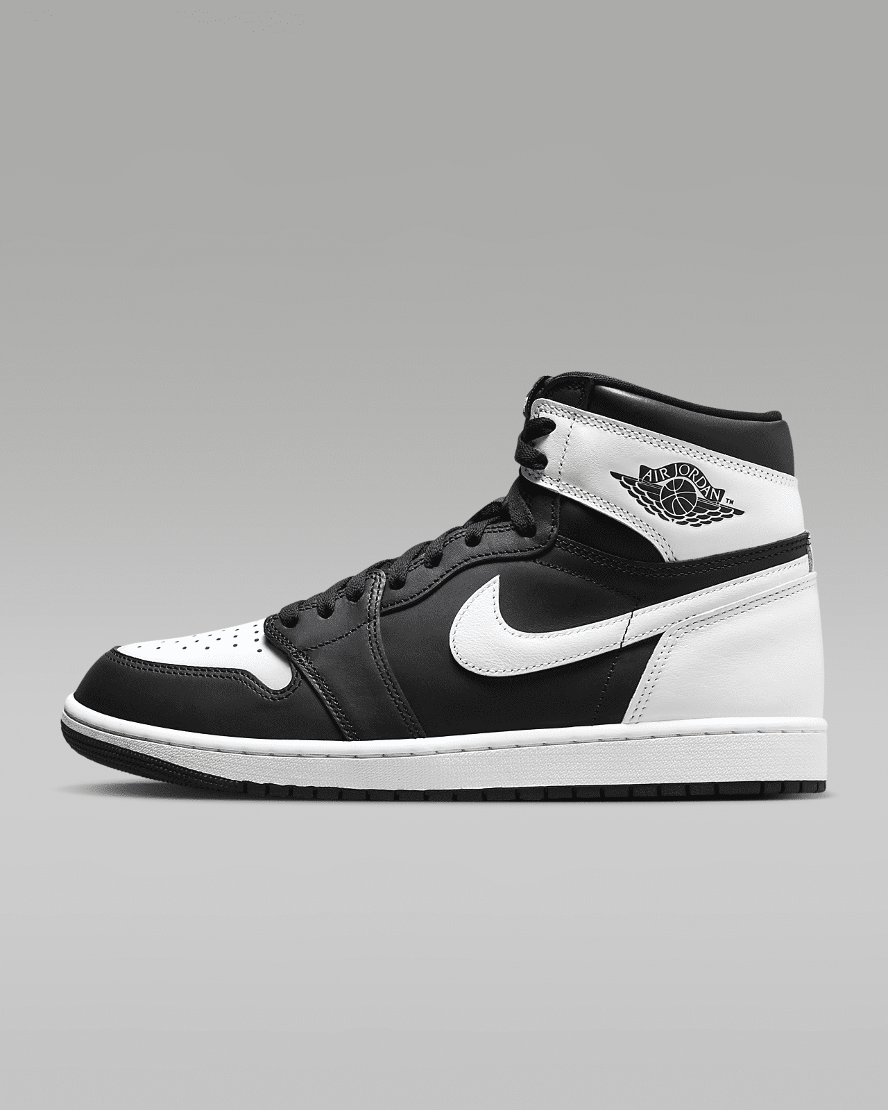 Air Jordan 1 Retro High OG "Black & White"