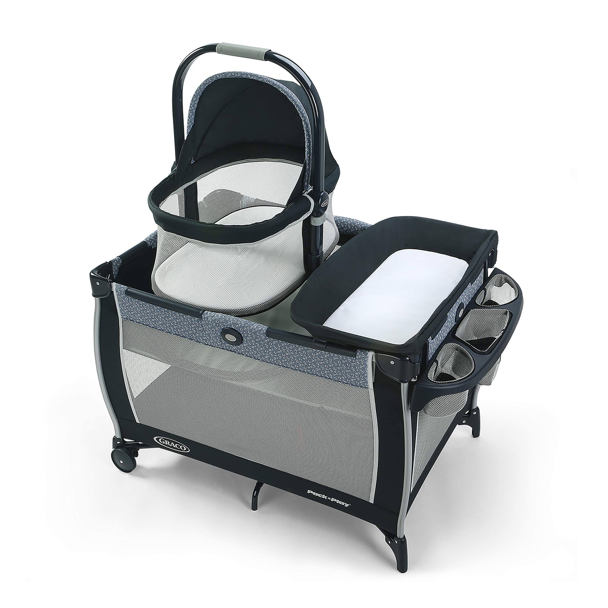 Graco Pack &n Play Day2Dream Bassinet Playard in Hutton