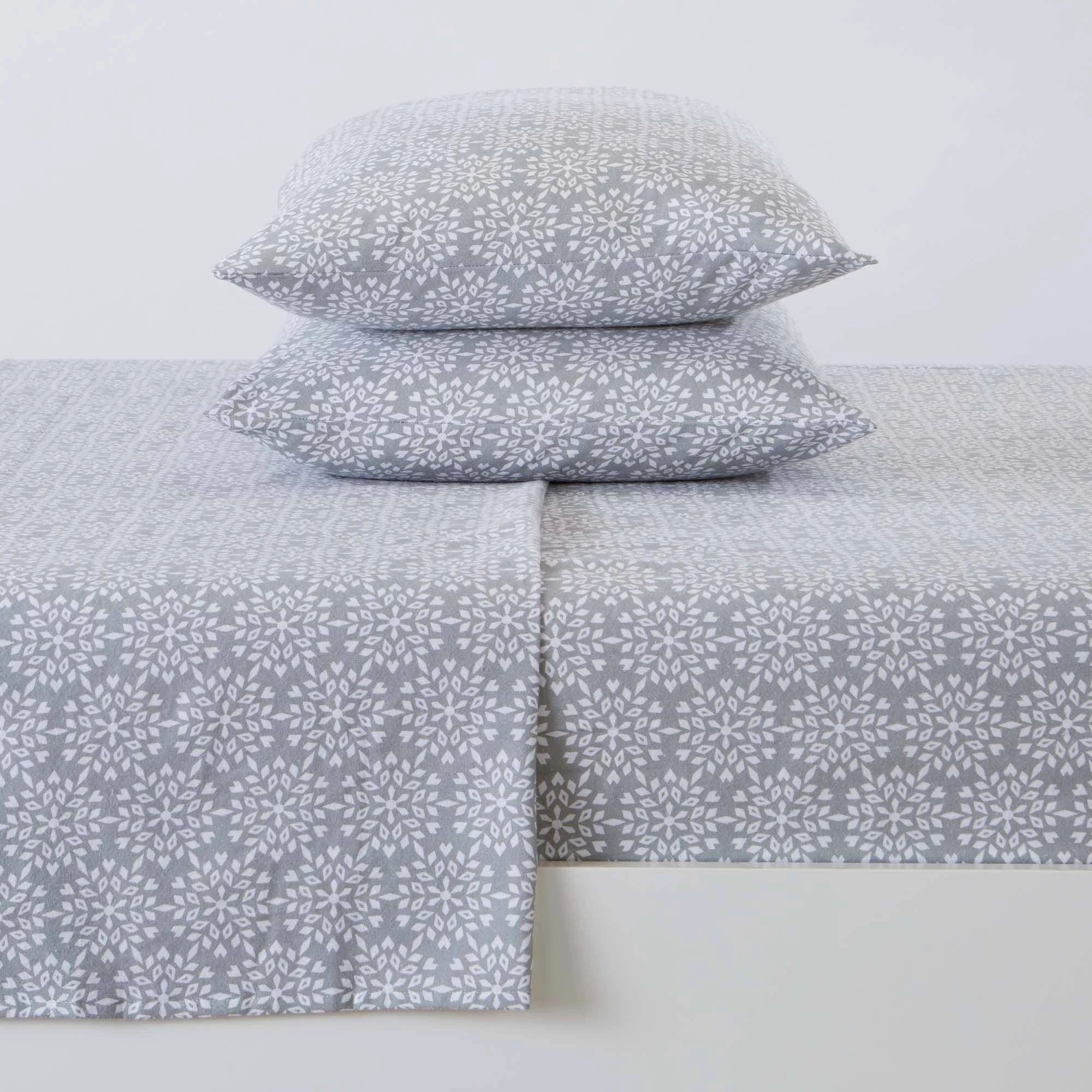 Great Bay Home 100% Cotton Flannel Snowflake Print Sheet Set King Mosaic Grey