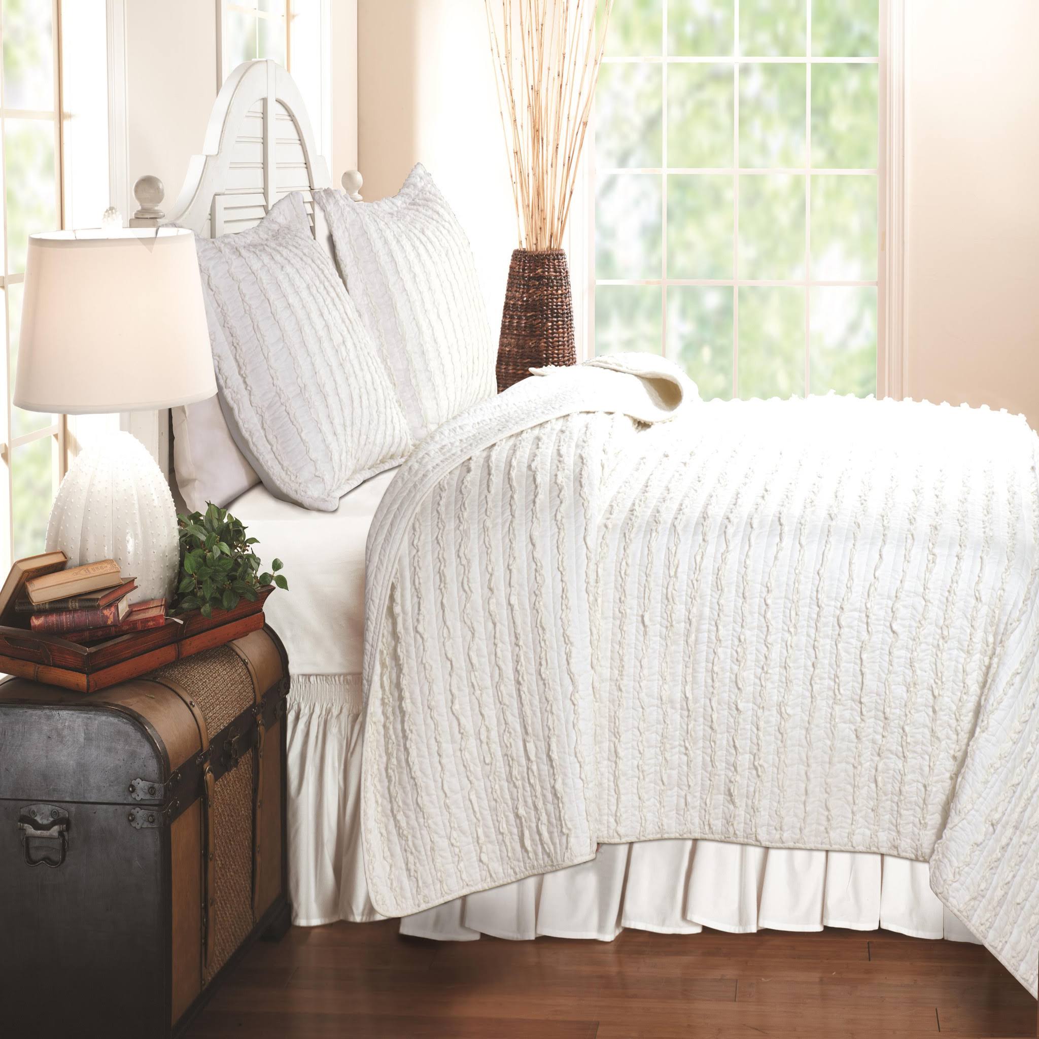 Greenland Home Ruffled Quilt Set, King, White