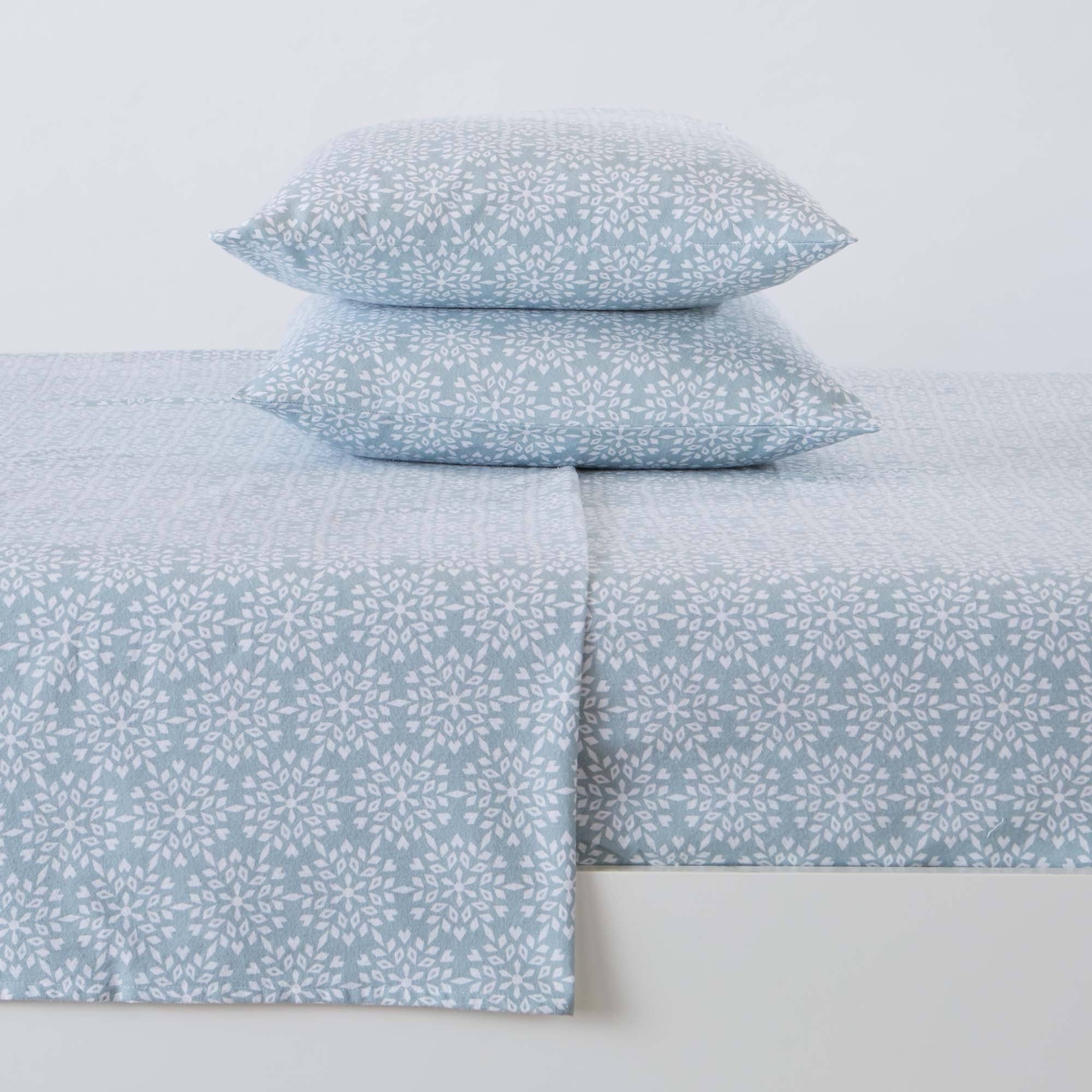 Great Bay Home 100% Cotton Flannel Snowflake Print Sheet Set Full Mosaic Blue