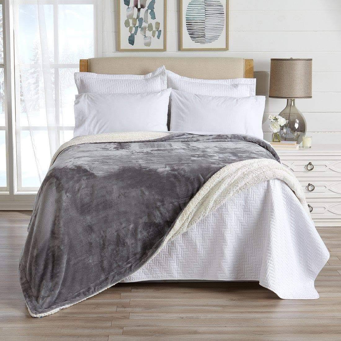 Great Bay Home Reversible Velvet Plush Sherpa Bed Blanket - Full / Queen - Frost Grey