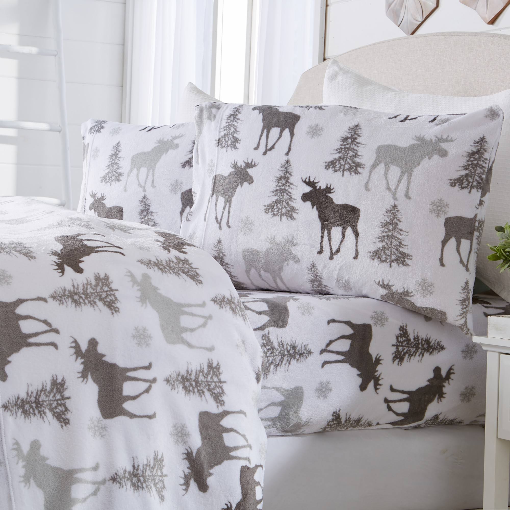 Great Bay Home Velvet Plush Luxury Printed Sheet Sets Full Moose