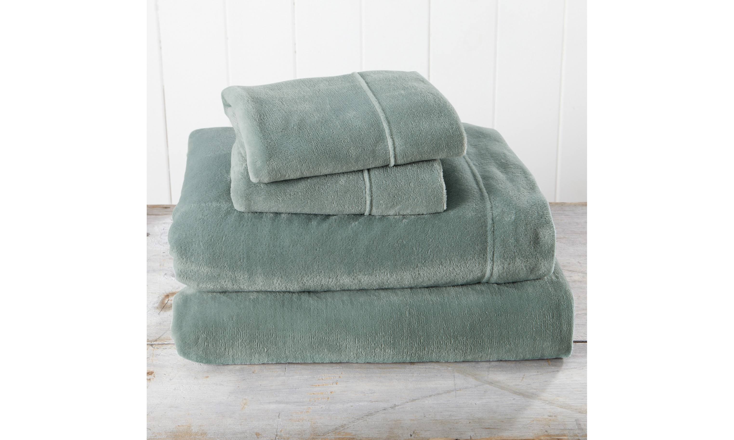 Great Bay Home Extra Soft Cozy Velvet Plush Solid Full Sheet Set - Jade
