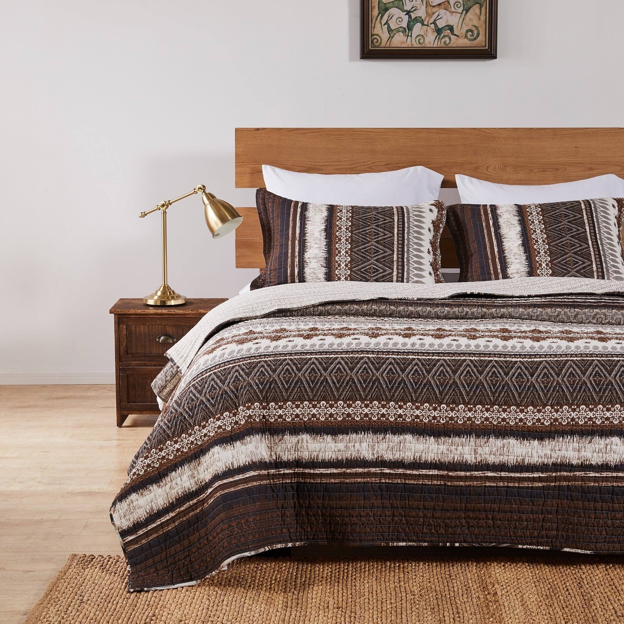 Greenland Home Fashions Southwest All-Cotton Quilt and Pillow Sham Set (Latte - King - Cal King)