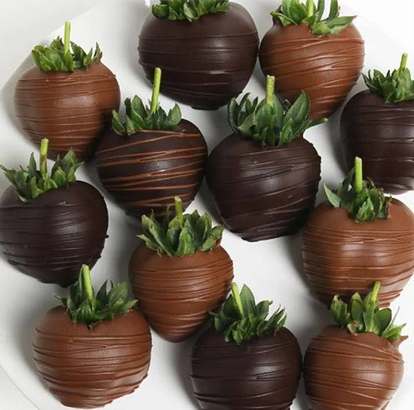 GourmetGiftBaskets.com Dark u0026 Milk Chocolate Covered Strawberries - 12 Strawberries by Gourmet Gift Baskets - Gift Baskets D