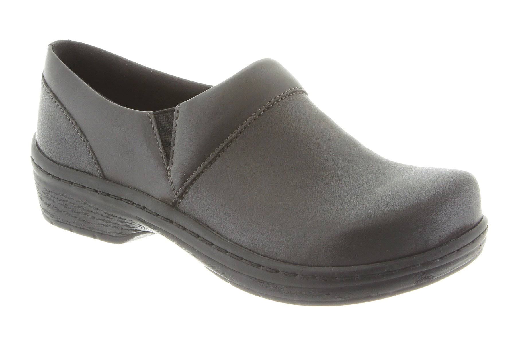 Women&s Klogs Footwear Mission Castle FG - in Size 10