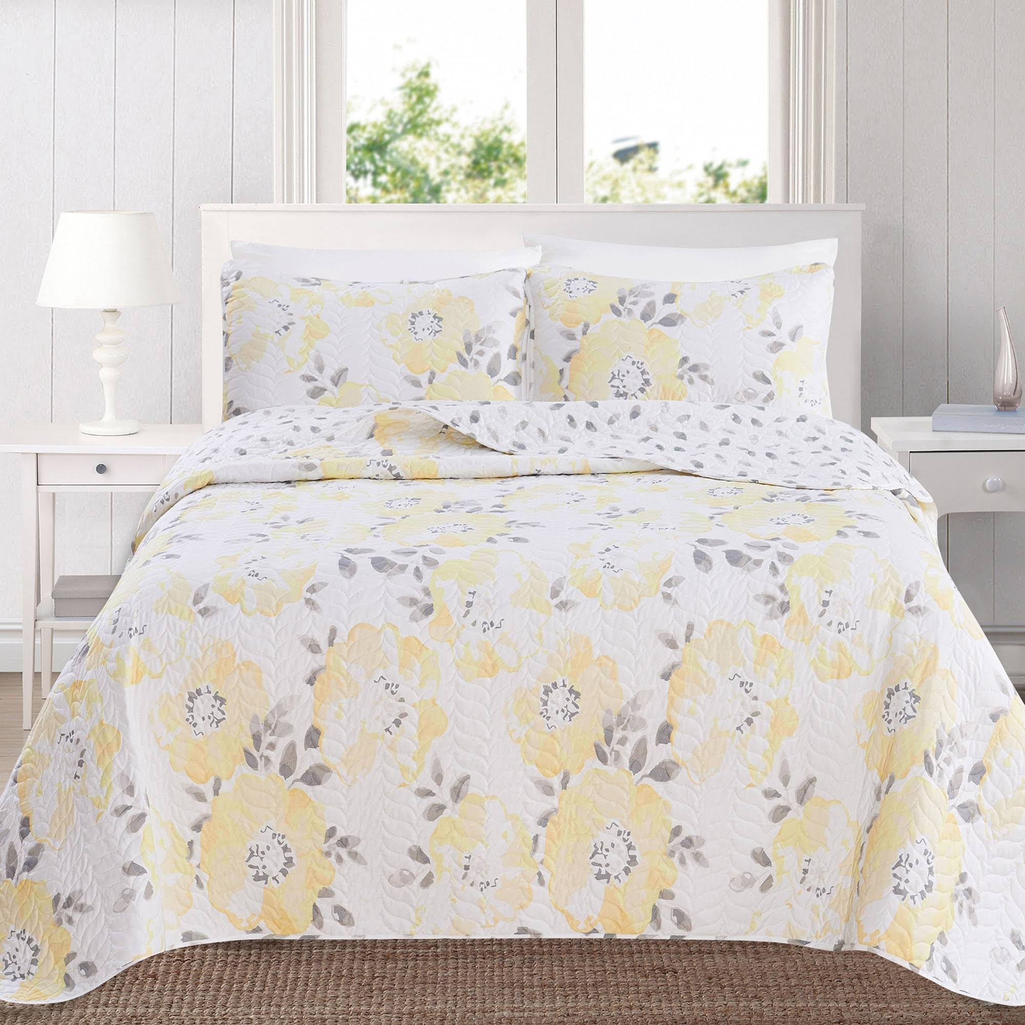 Helene Collection Floral Quilt Set, Yellow, Full / Queen
