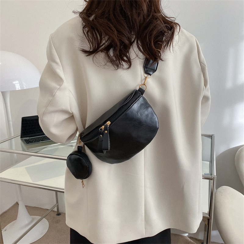 LAST DAY 70% OFF Winter solid colour fashion crossbody bag