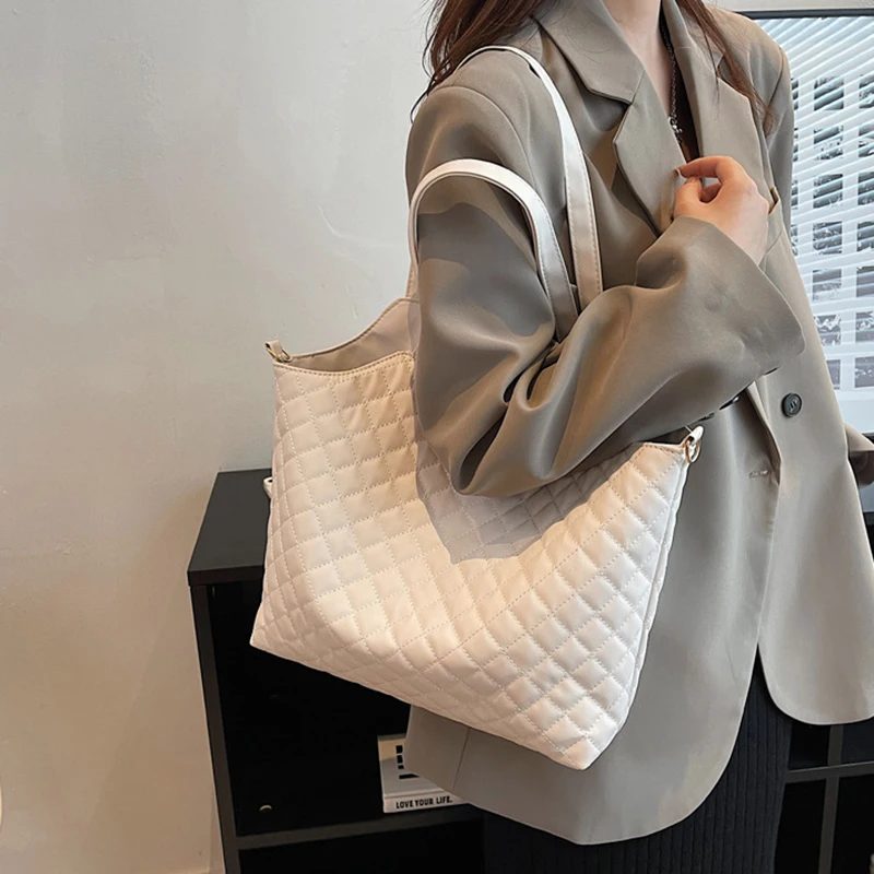 HB016 Women Tote Bag – (Black)