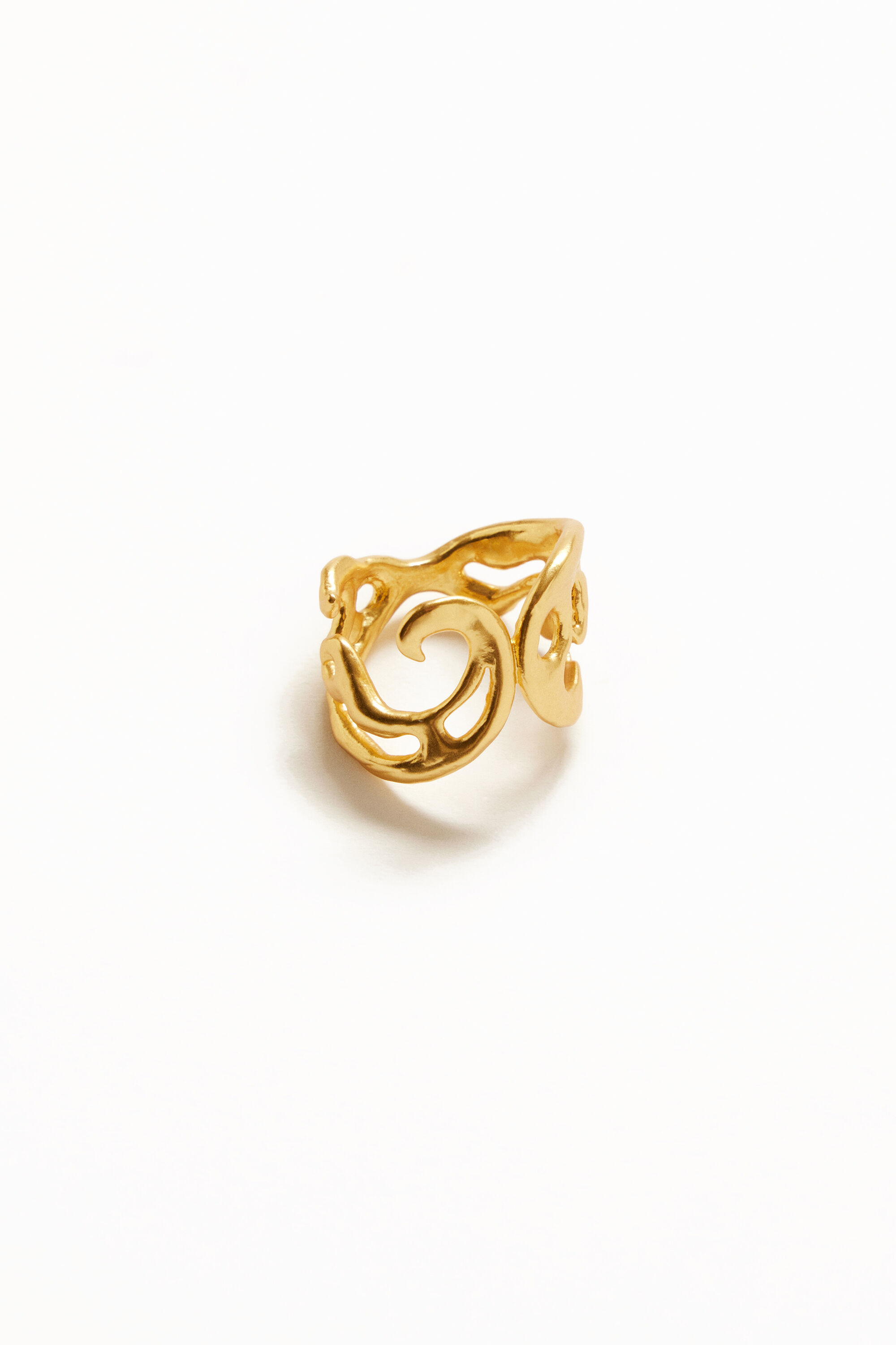 Anillo formas org&aacute;nicas ba&ntilde;o oro Zalio