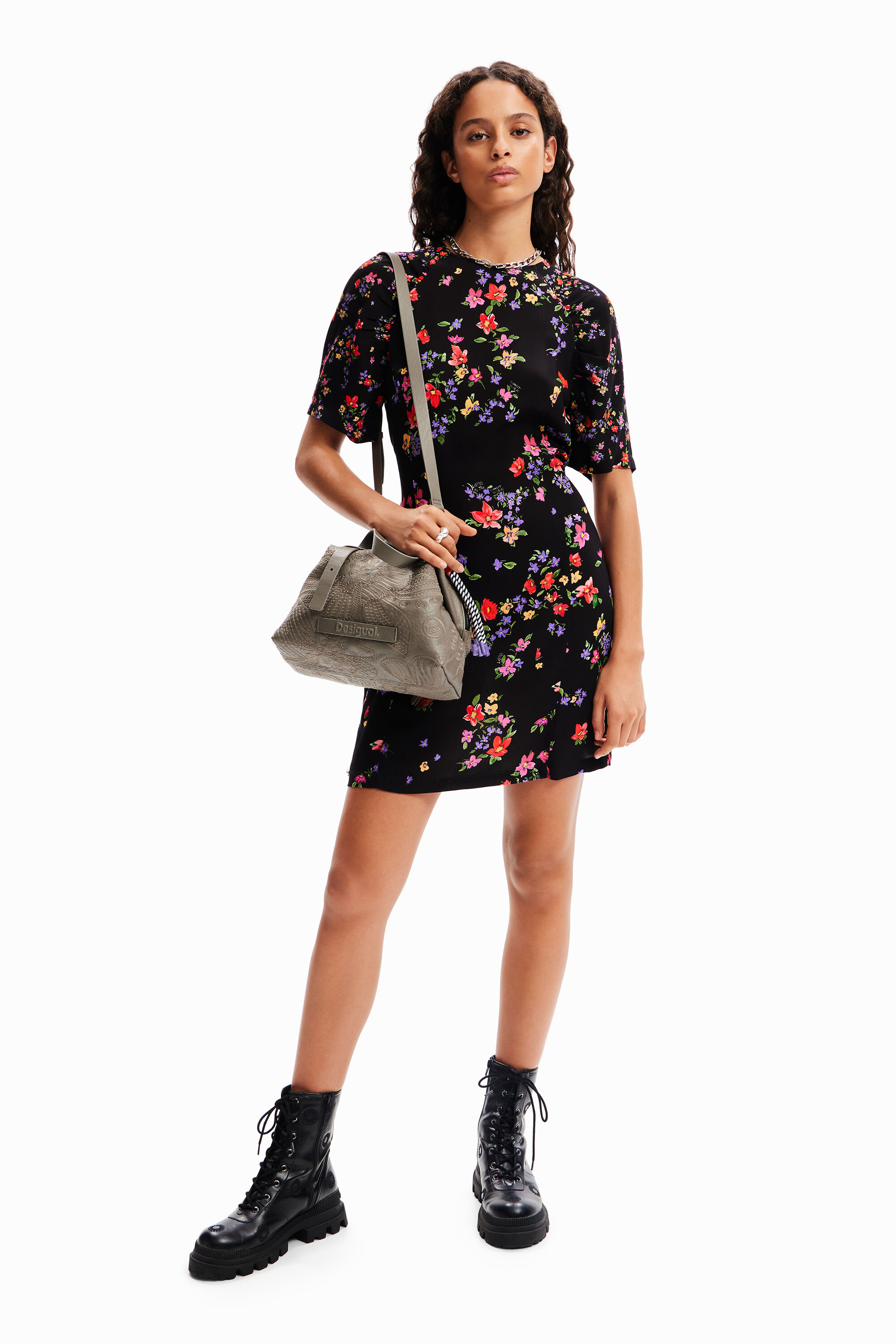 Vestido corto flores