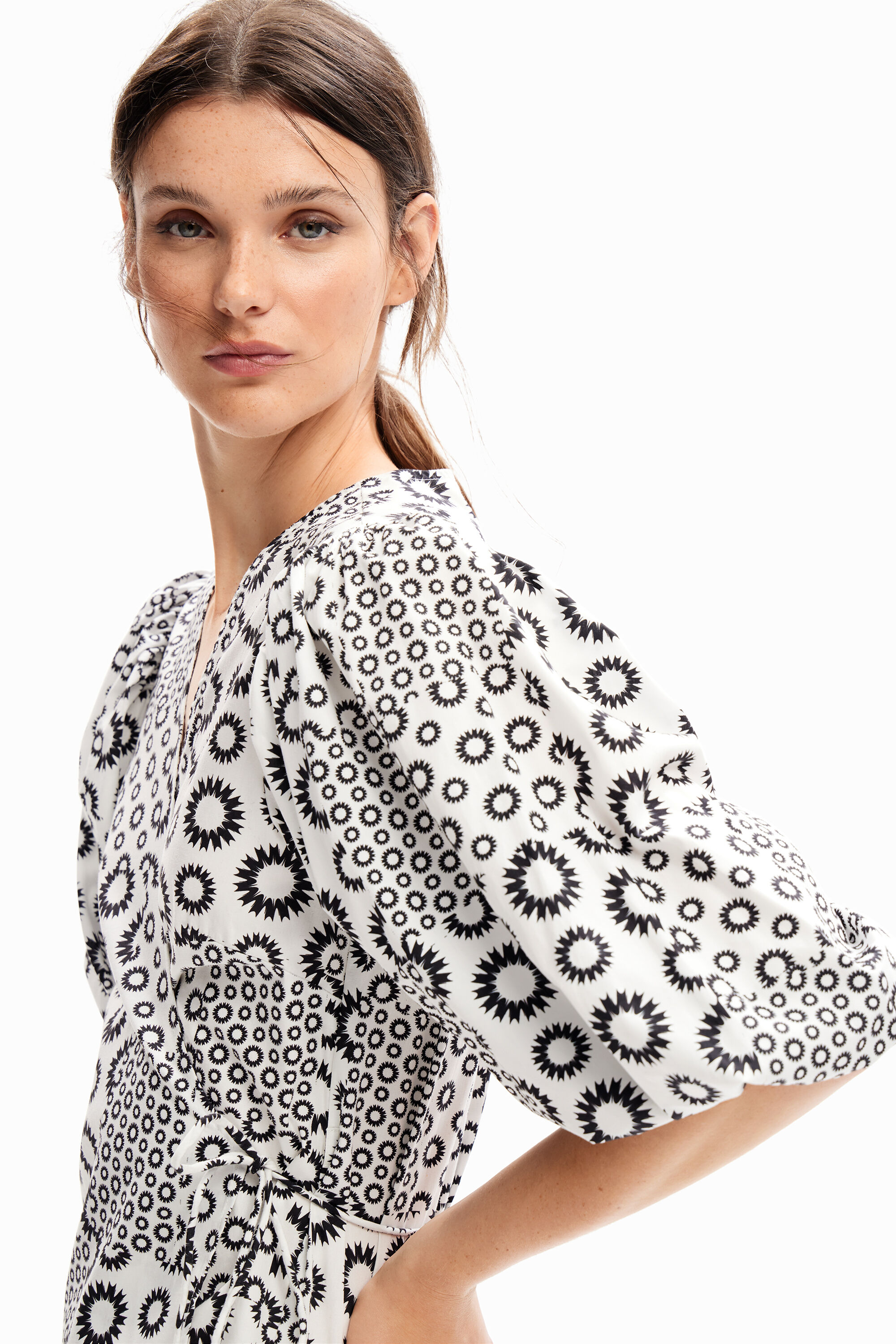 Blusa cruzada patch