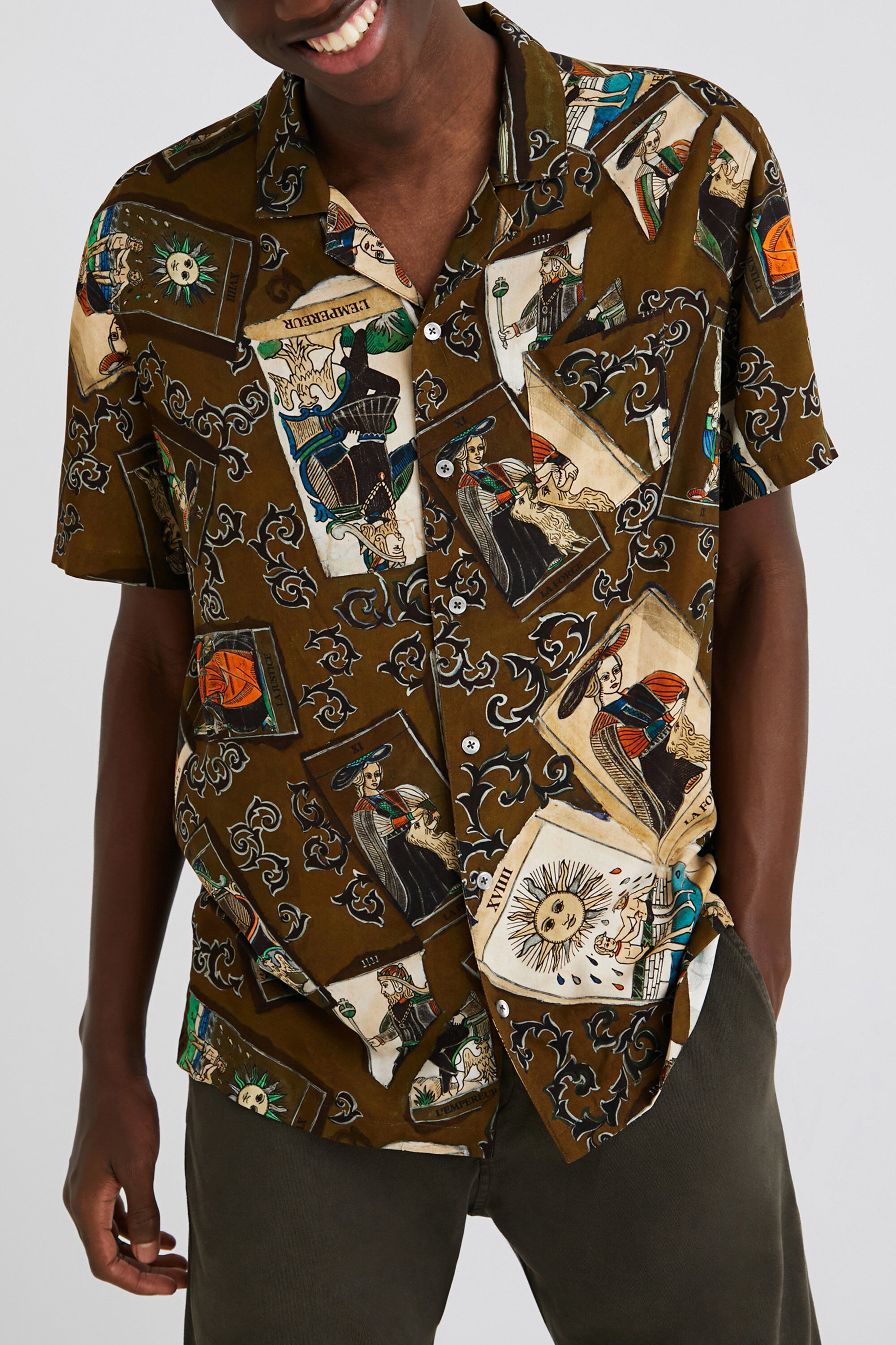 Camisa resort tarot