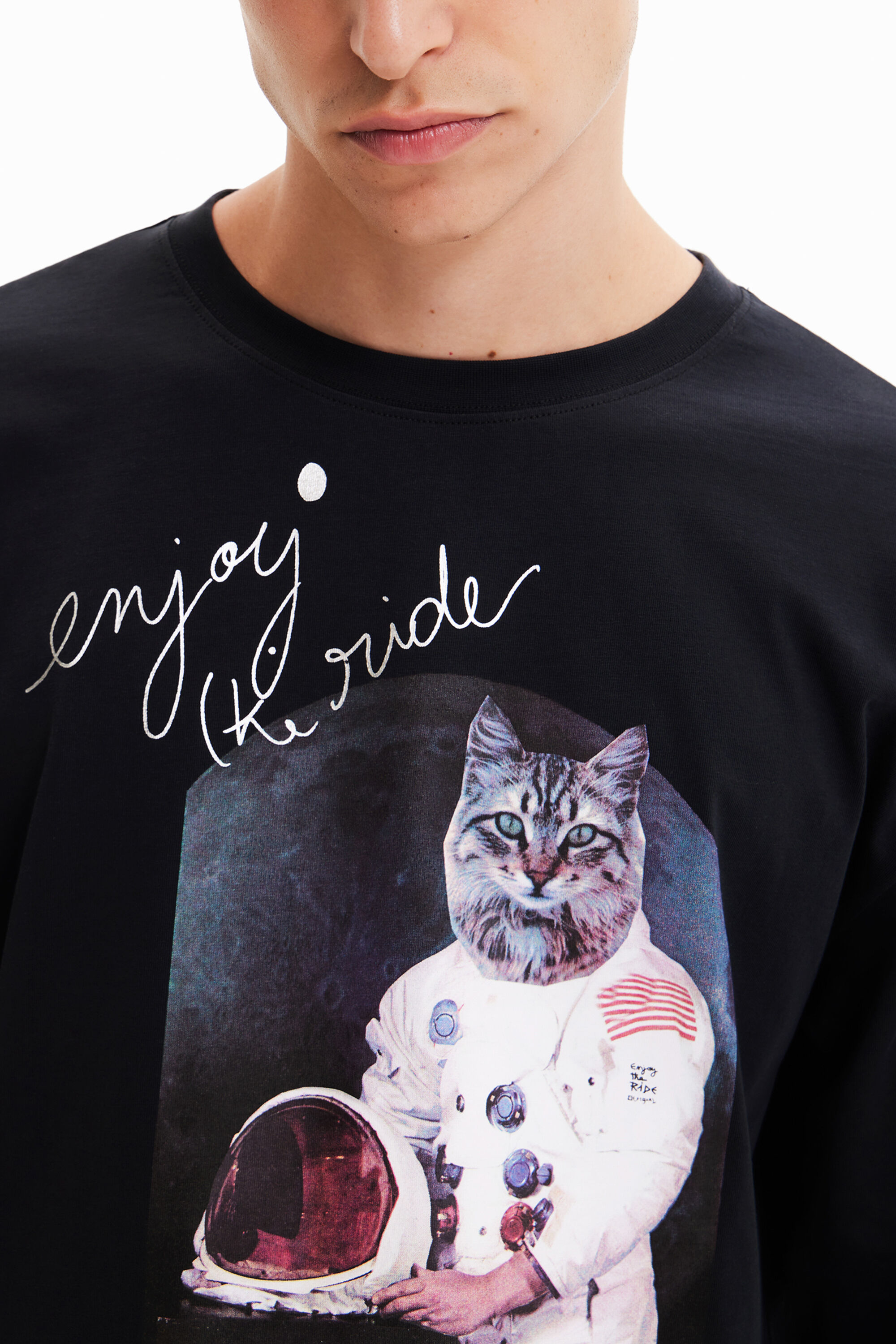 Camiseta oversize gato astronauta