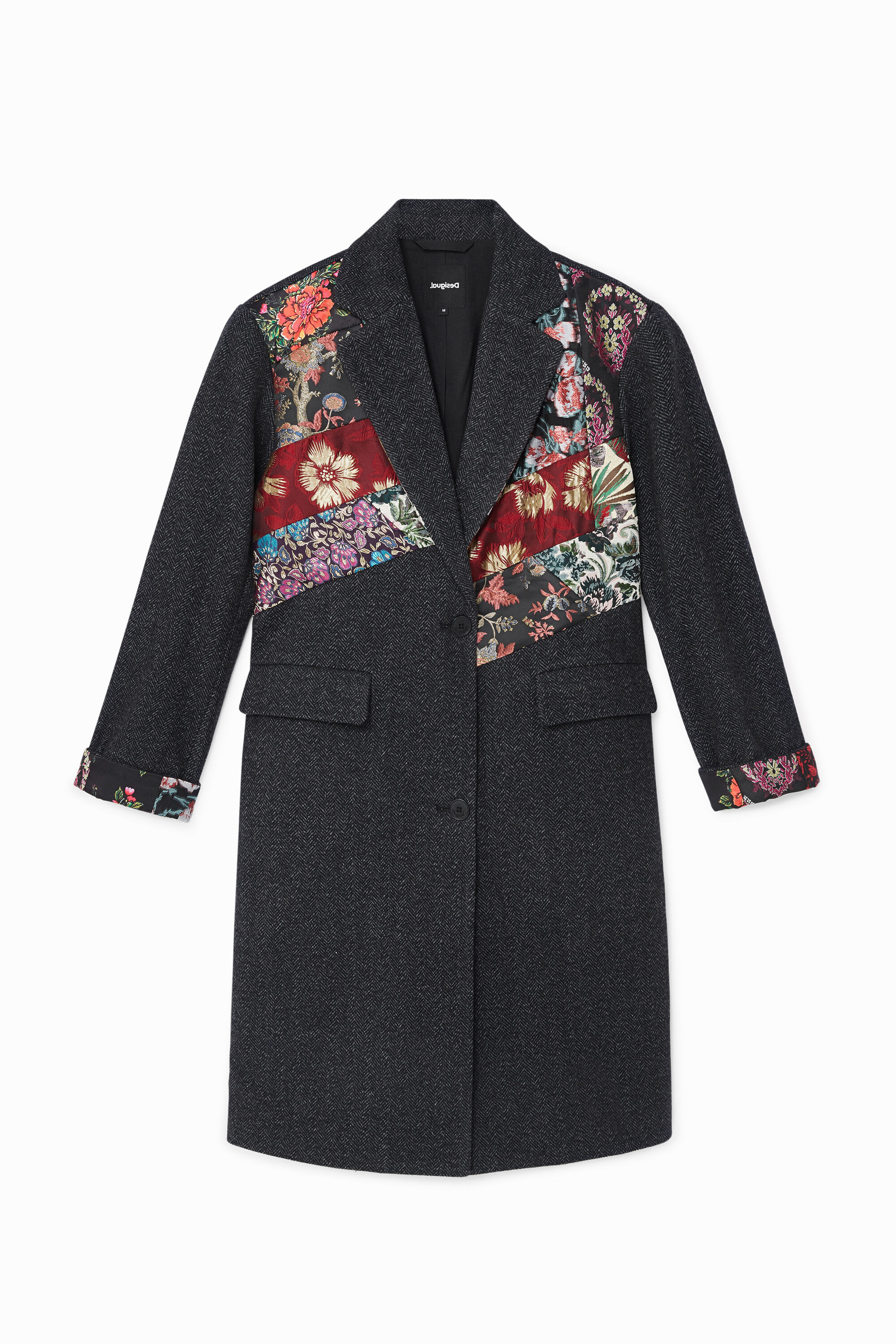 Abrigo loose pa&ntilde;o patch floral