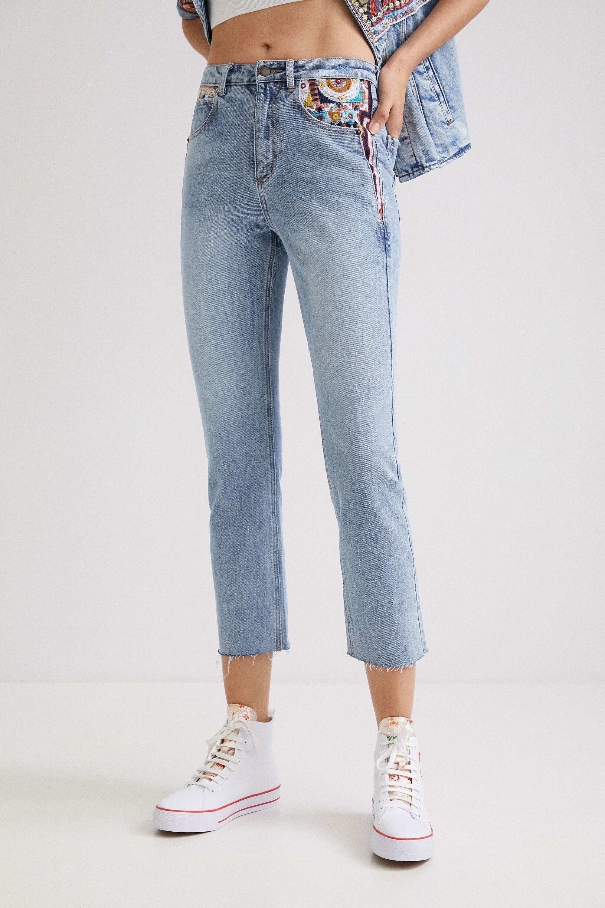 Vaquero Straight cropped cenefas