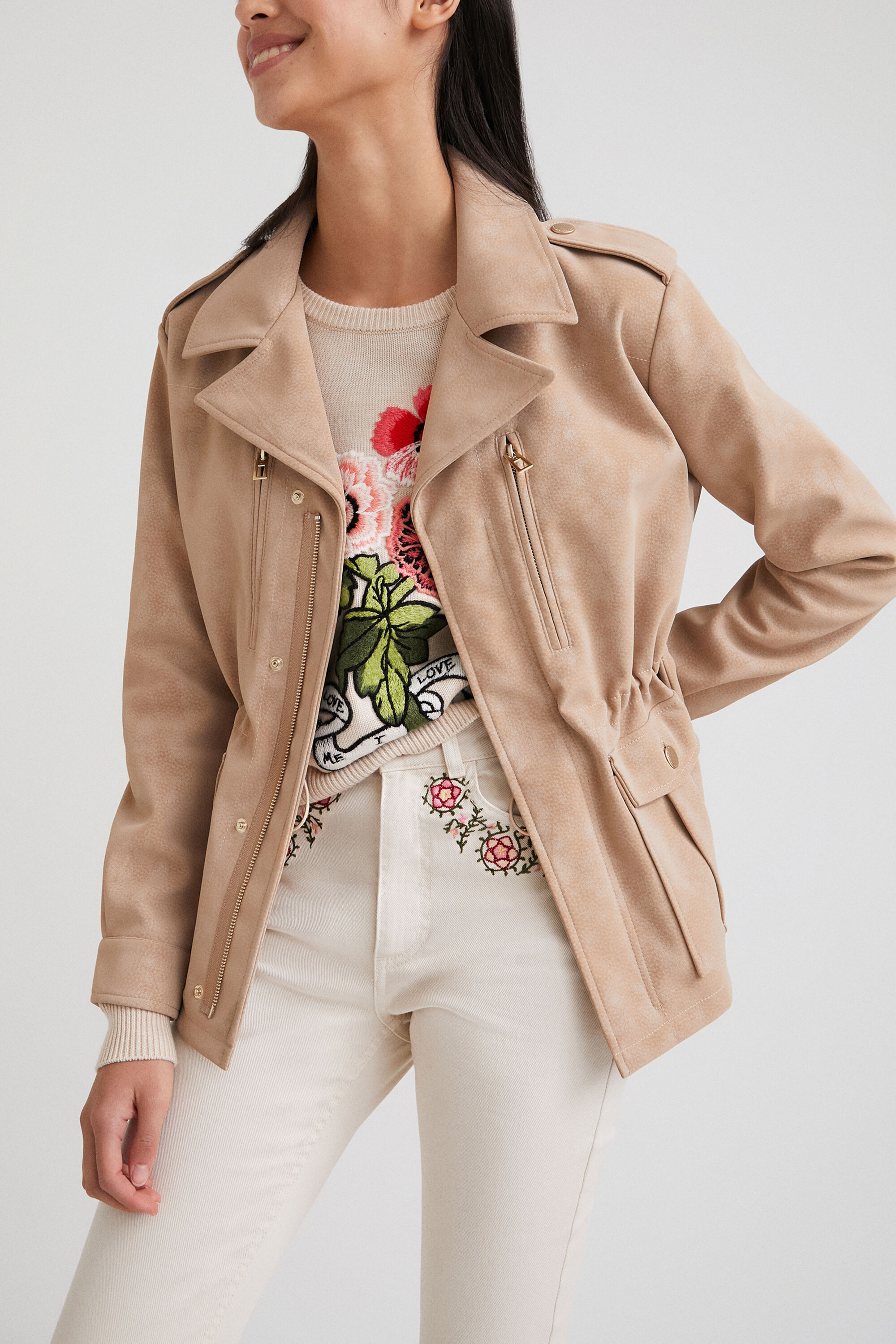 Chaqueta recta bolsillos