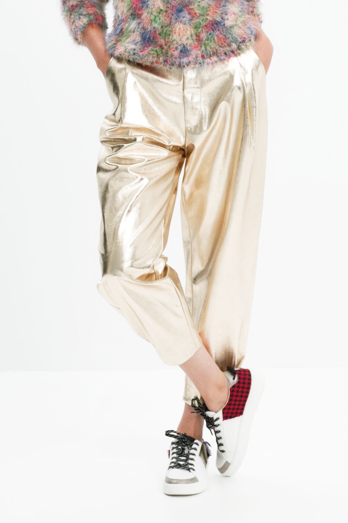 Pantal&oacute;n efecto metalizado slouchy
