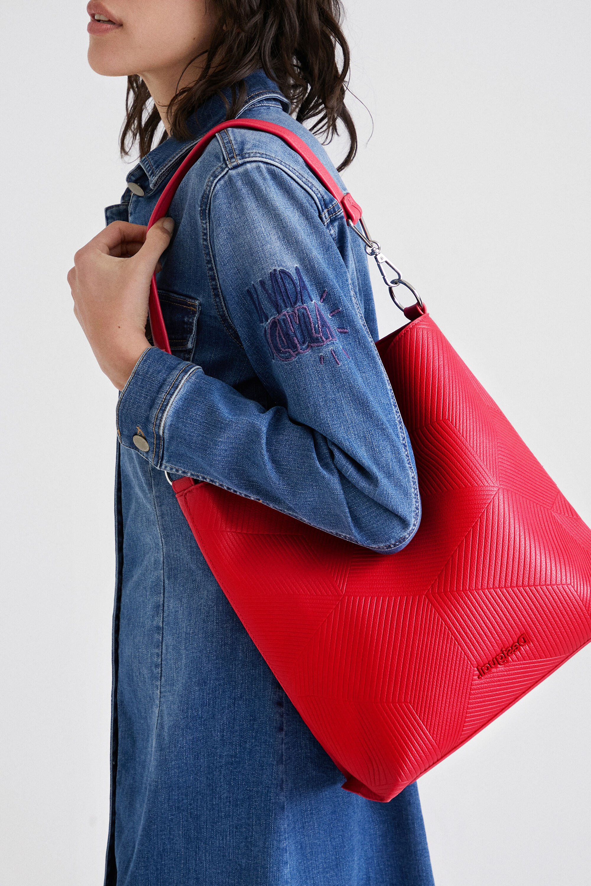 Bolso saco geom&eacute;trico