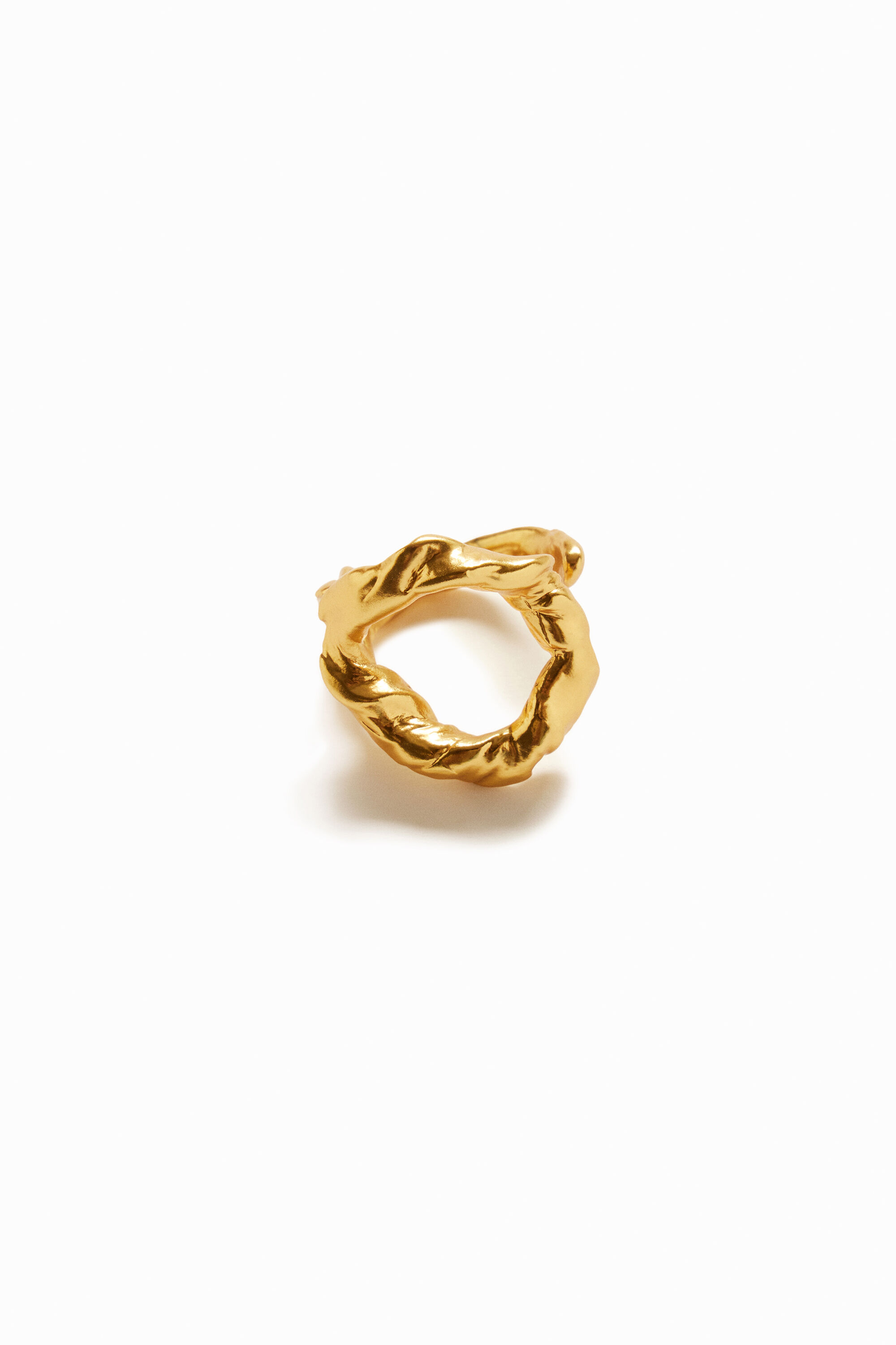 Anillo letra O ba&ntilde;o oro Zalio