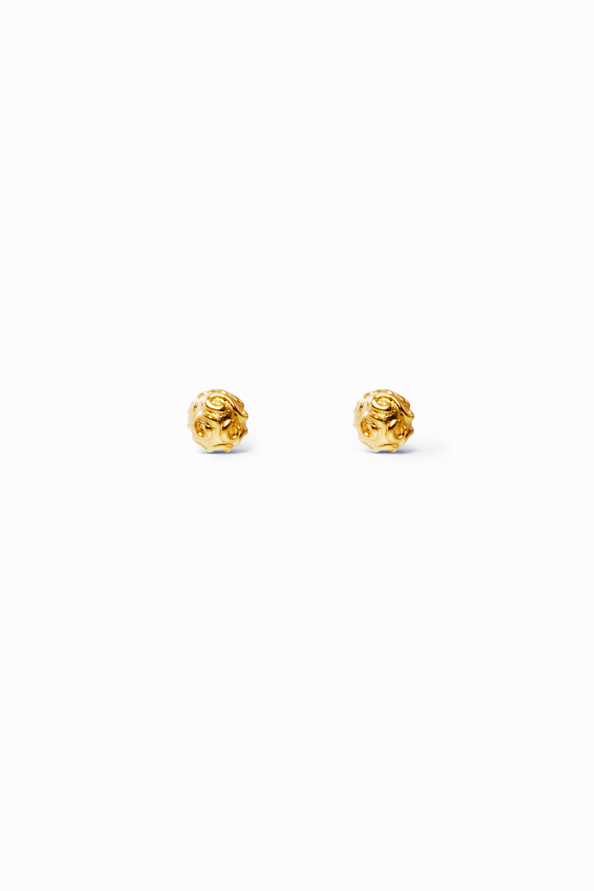 Pendientes bolita ba&ntilde;o oro Zalio