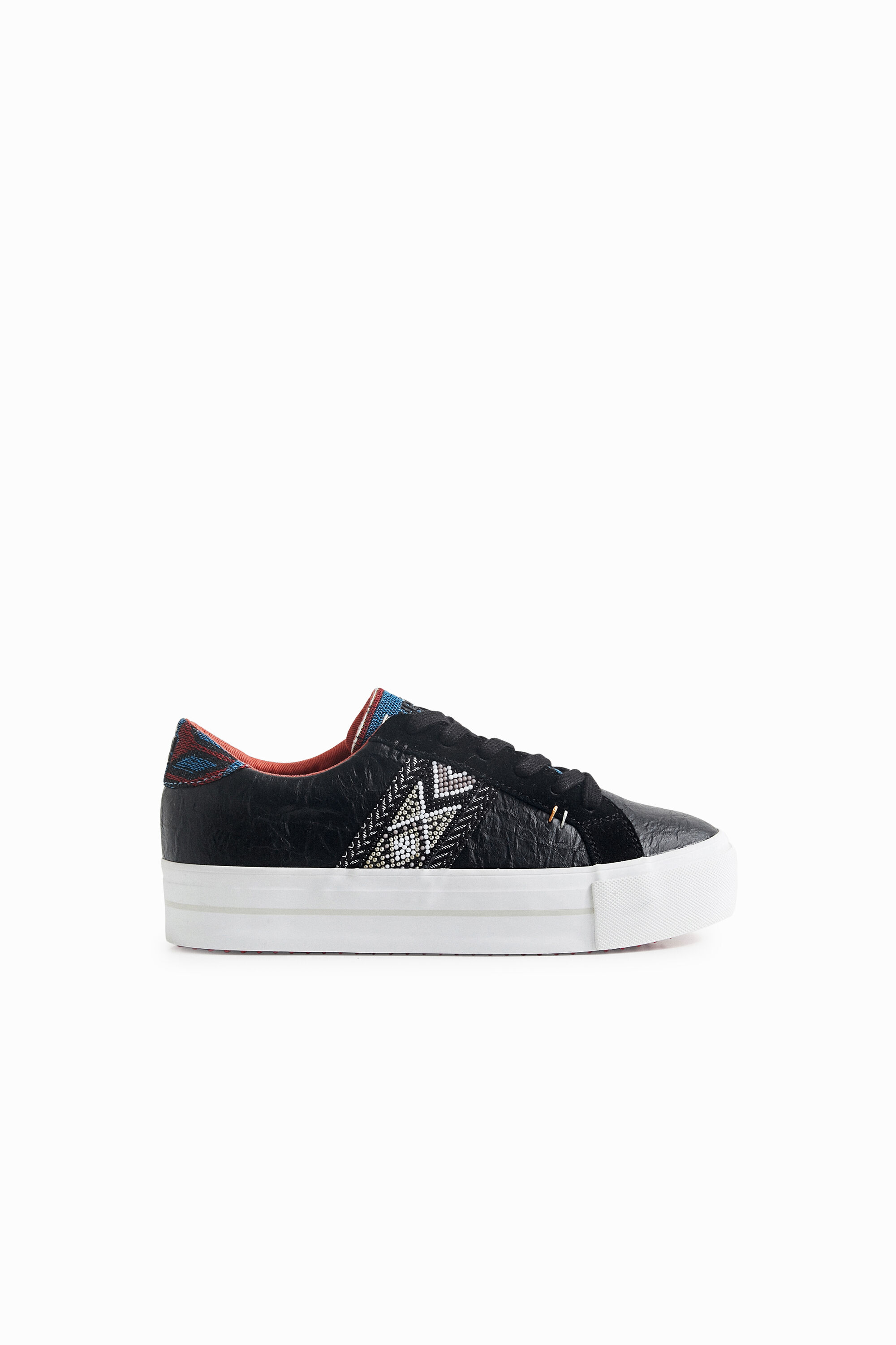 Sneakers suela gruesa &eacute;tnicas
