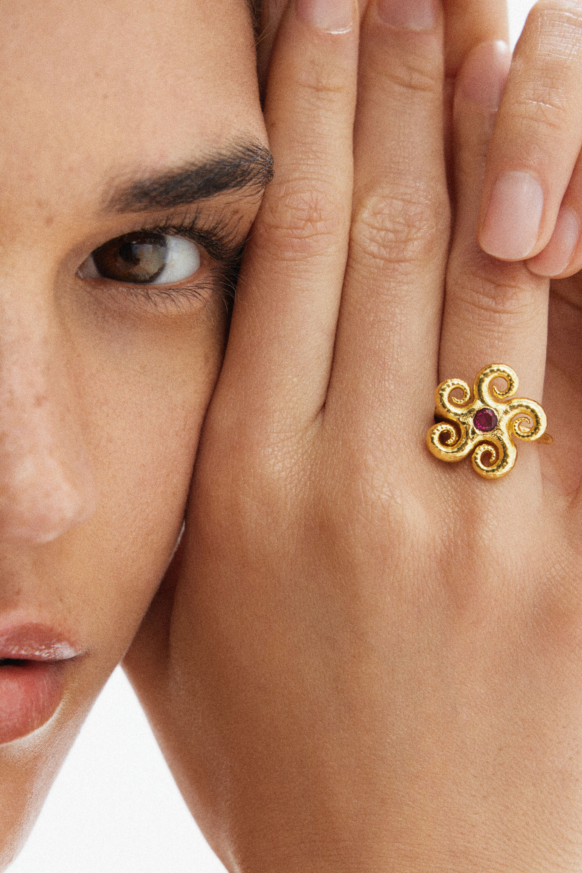 Anillo estrella ba&ntilde;o oro Zalio