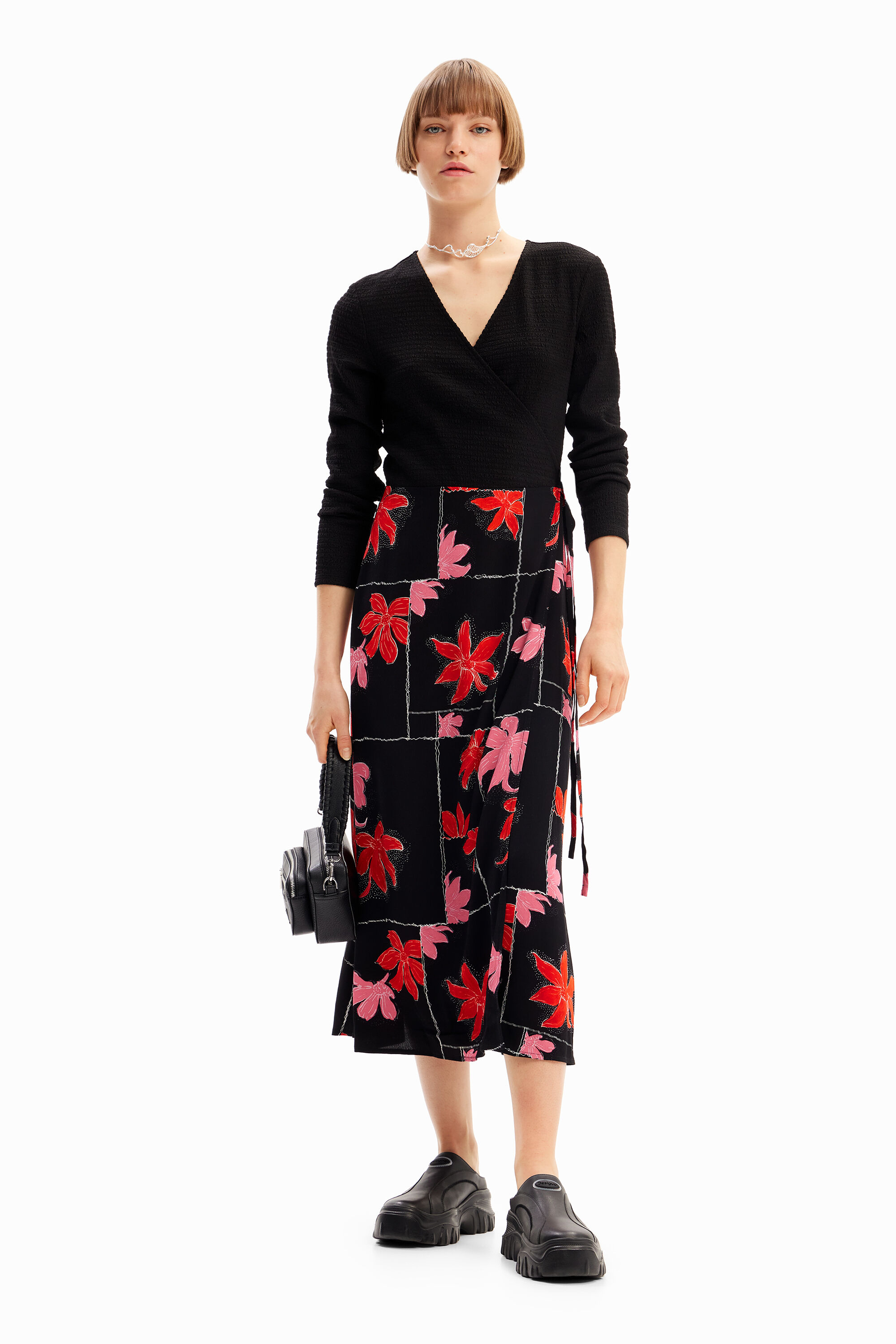 Vestido midi cruzado flores