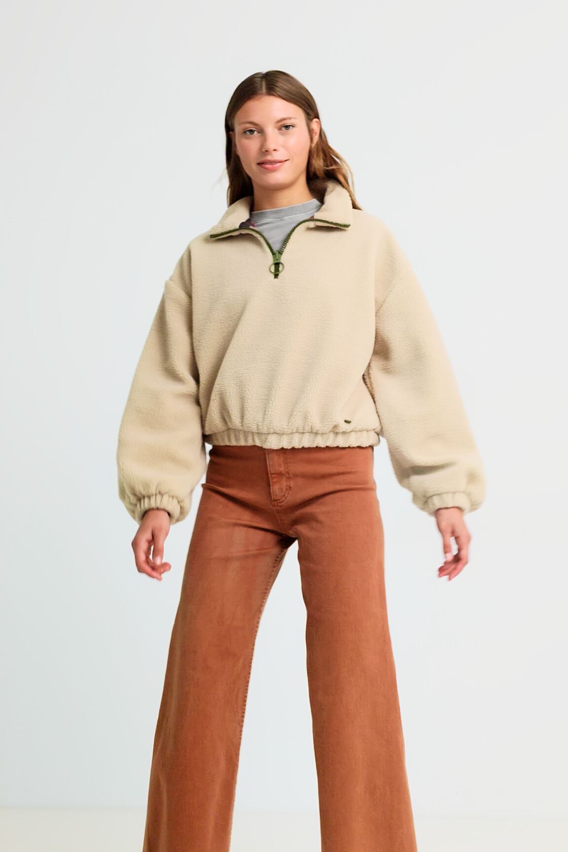 Sudadera sherpa cuello alto