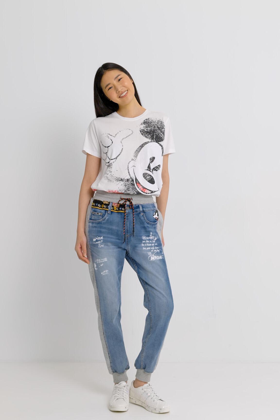 Pantal&oacute;n jogger Mickey Mouse