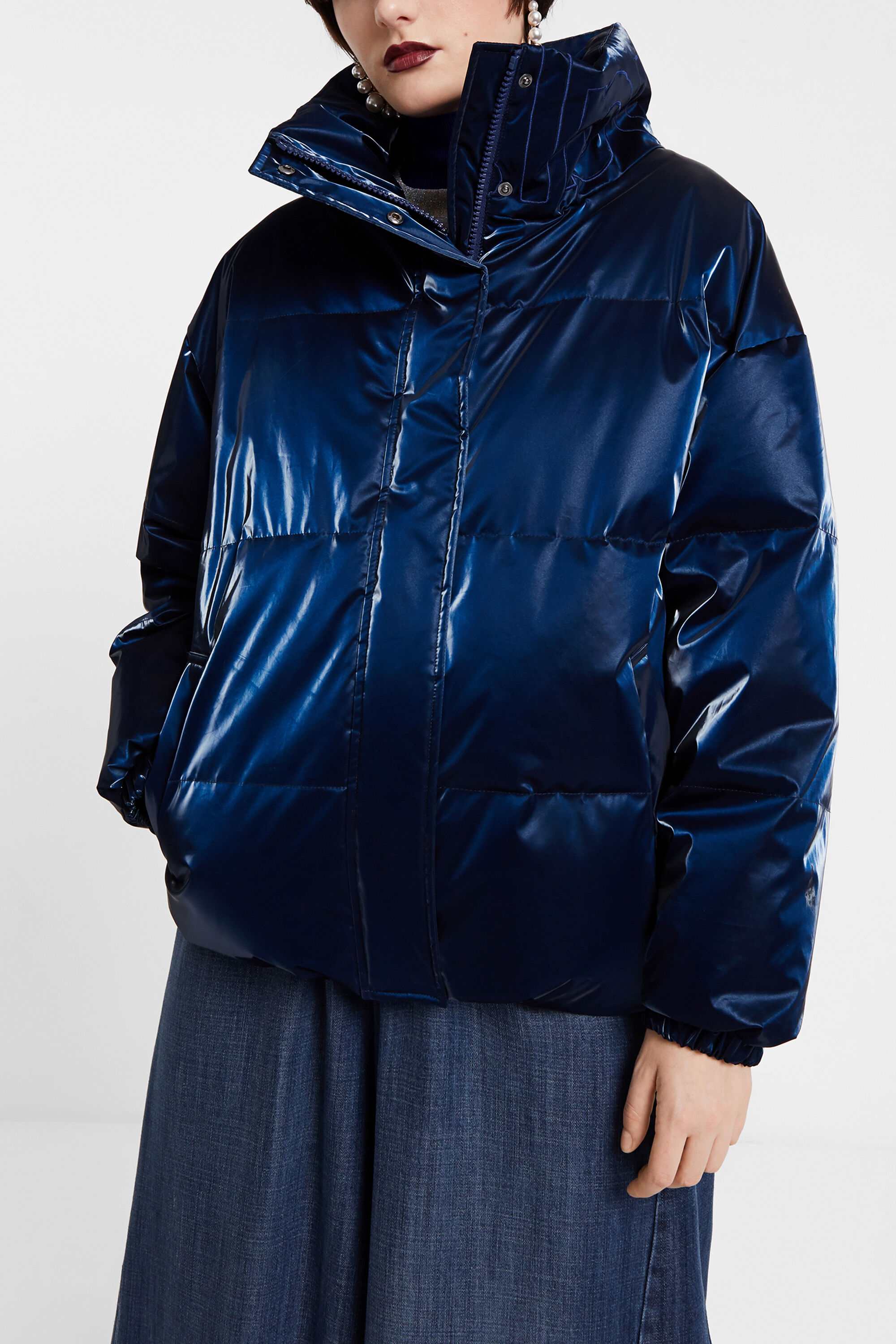 Chaqueta corta padded brillante