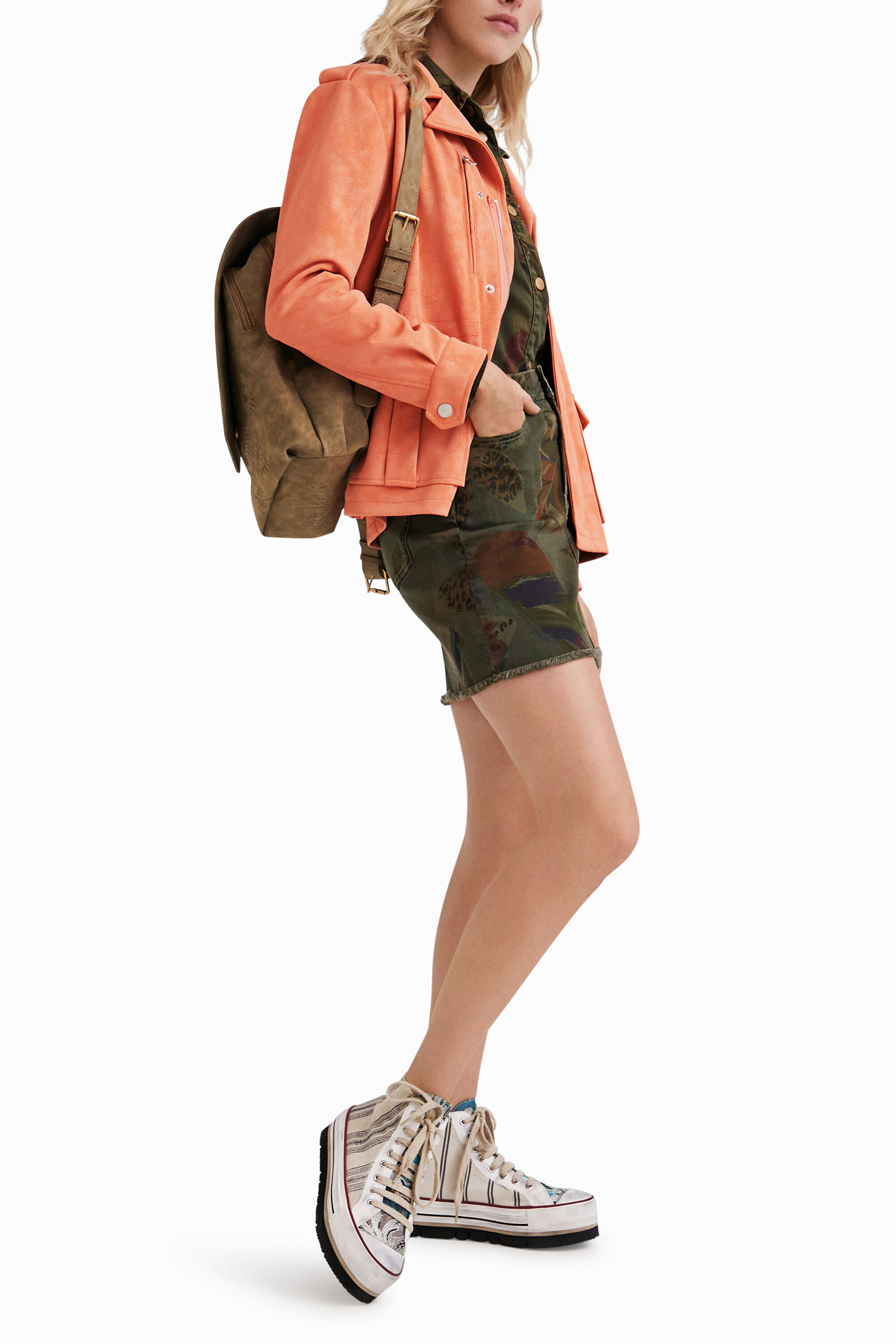Chaqueta recta bolsillos