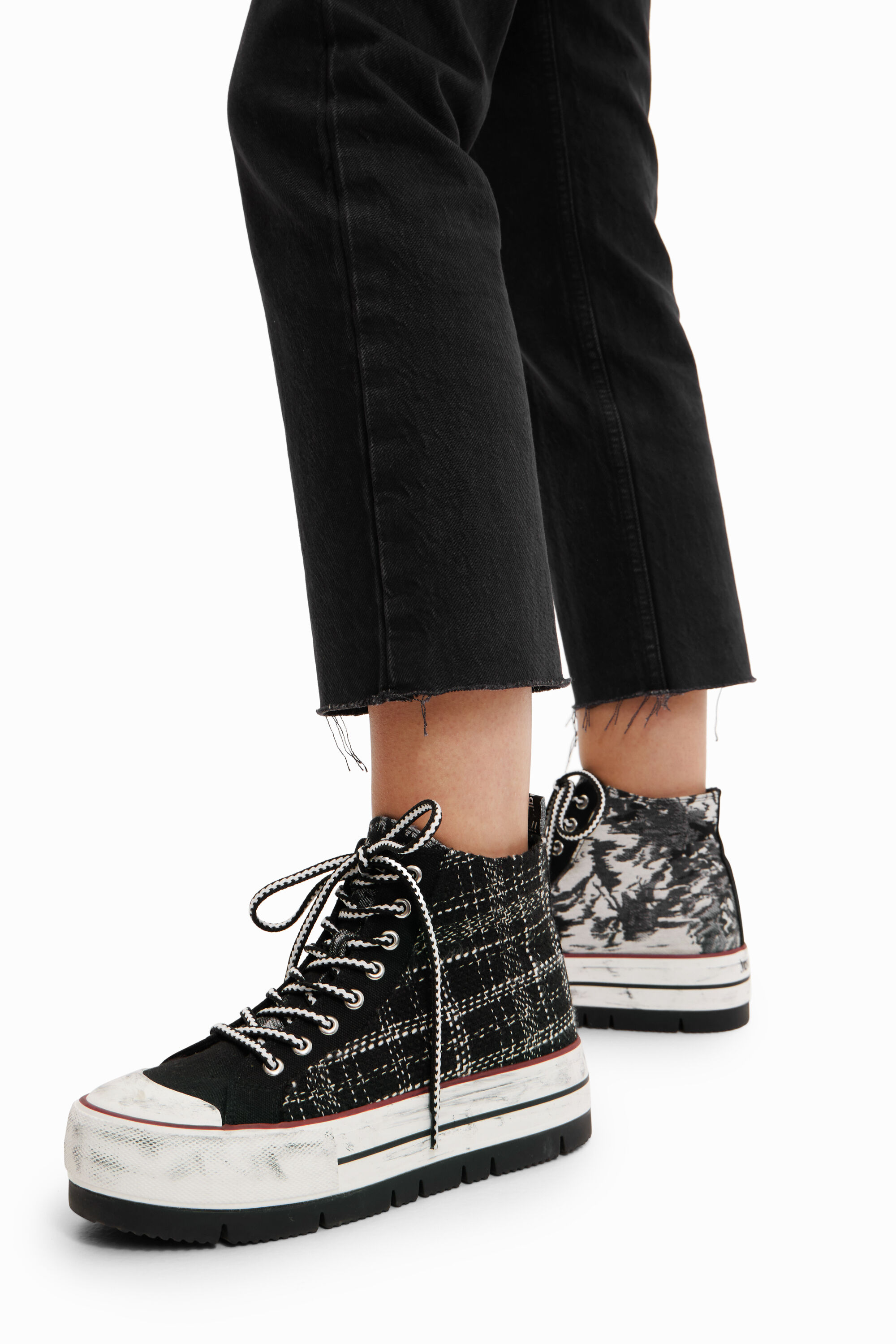 Sneakers altas plataforma tart&aacute;n