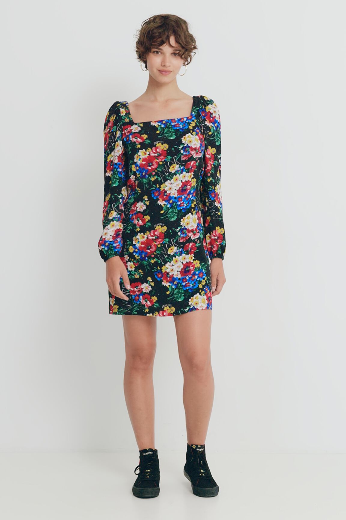 Vestido corto slim escote cuadrado