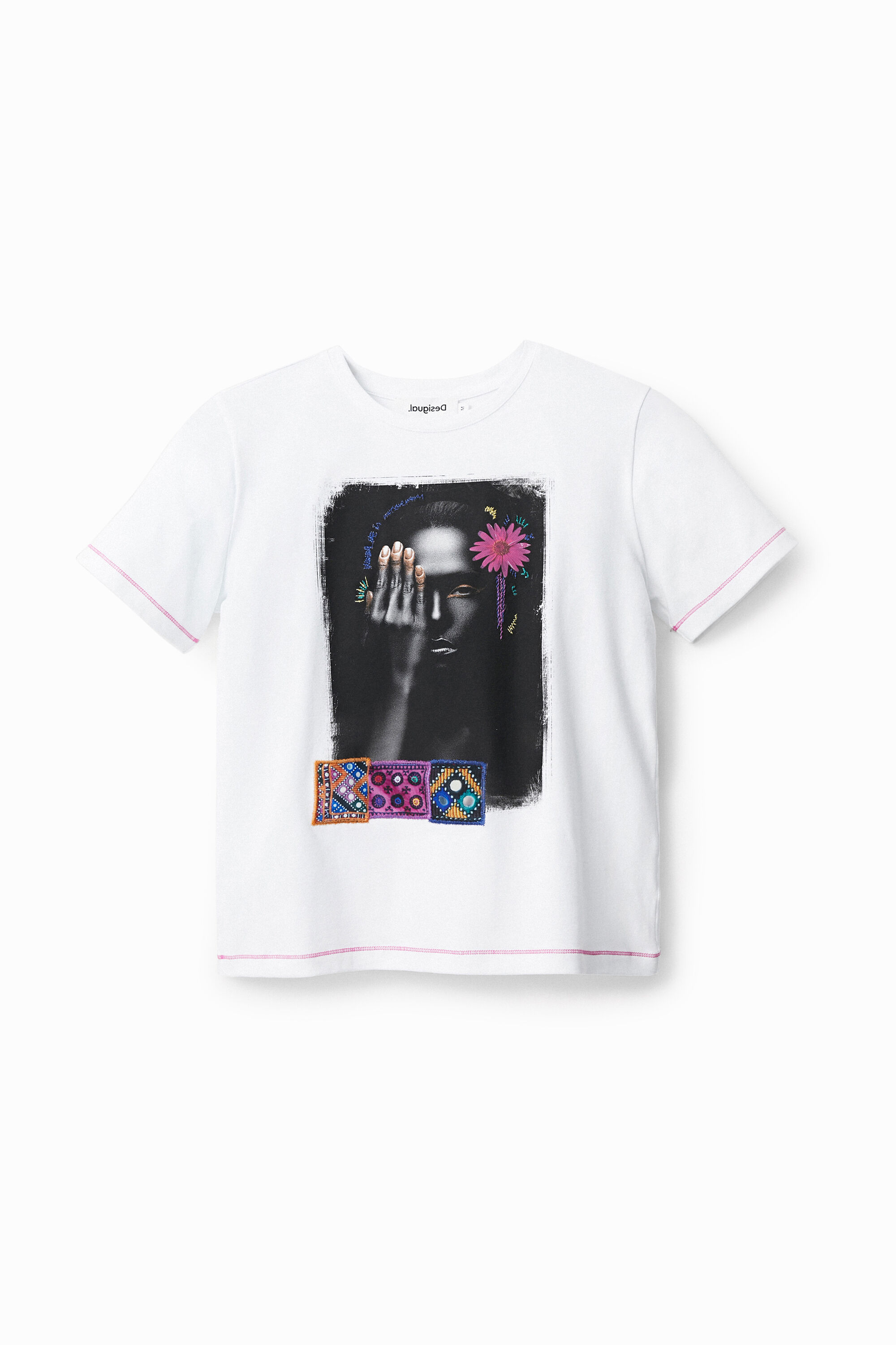 Camiseta arty pespuntes