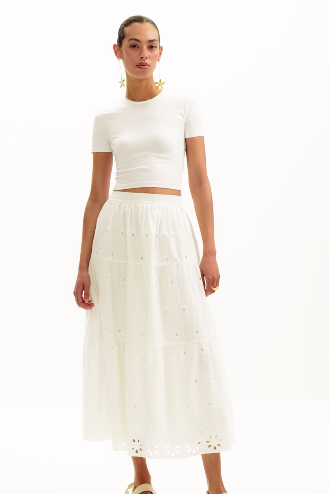 Falda midi bordado suizo