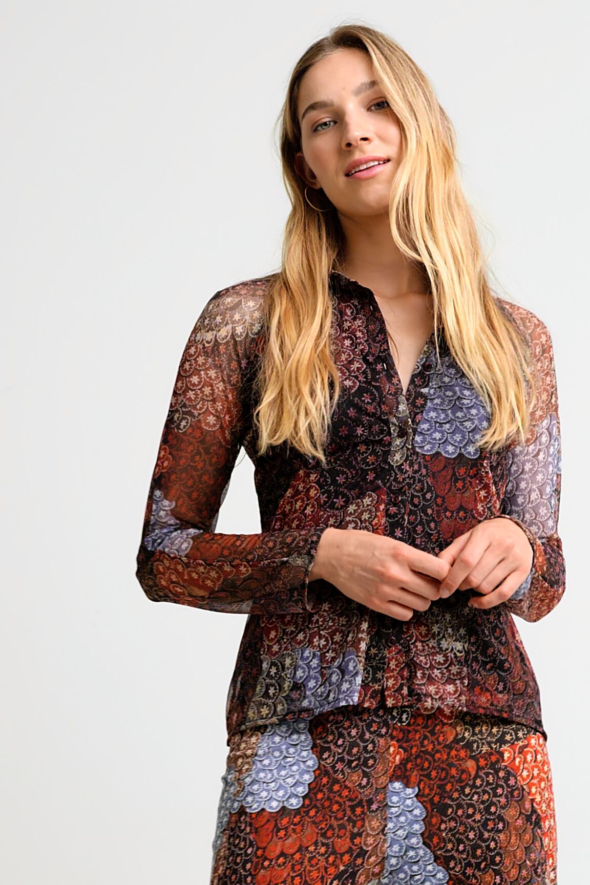 Camisa cenefas el&aacute;stica