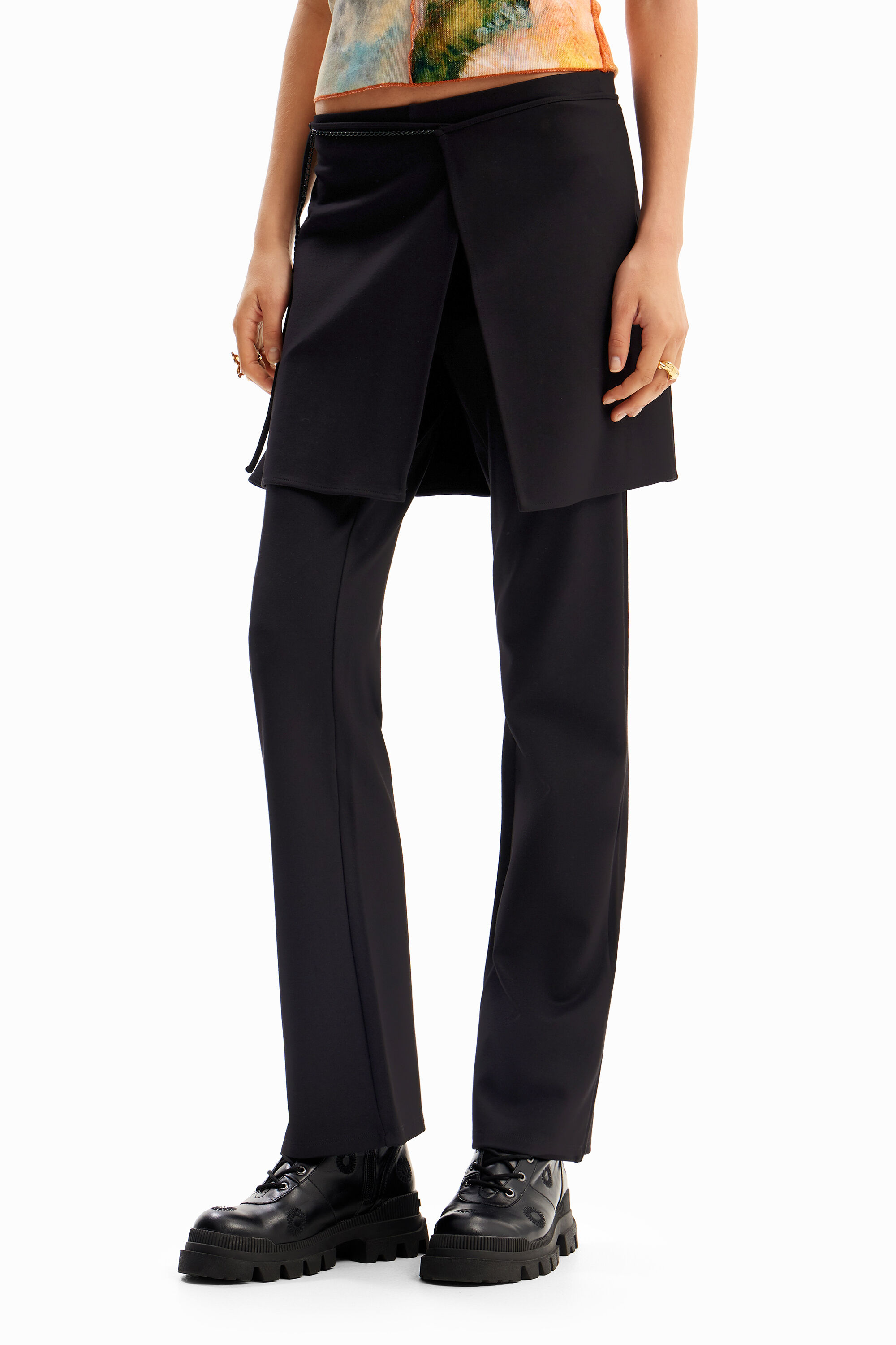 Pantal&oacute;n recto con falda
