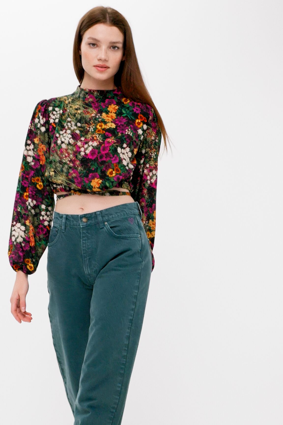 Blusa cropped floral multiposici&oacute;n