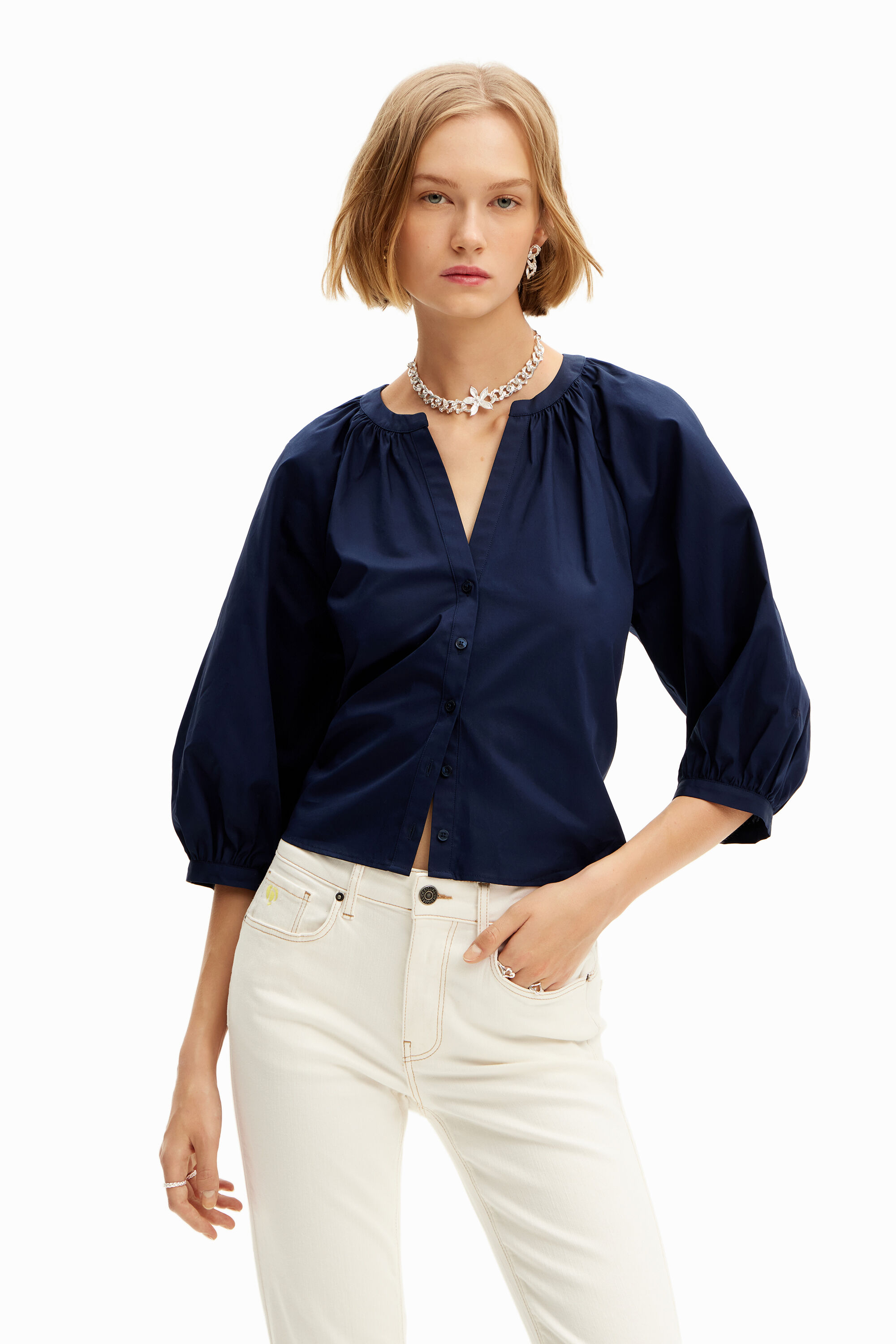 Blusa popel&iacute;n escote pico