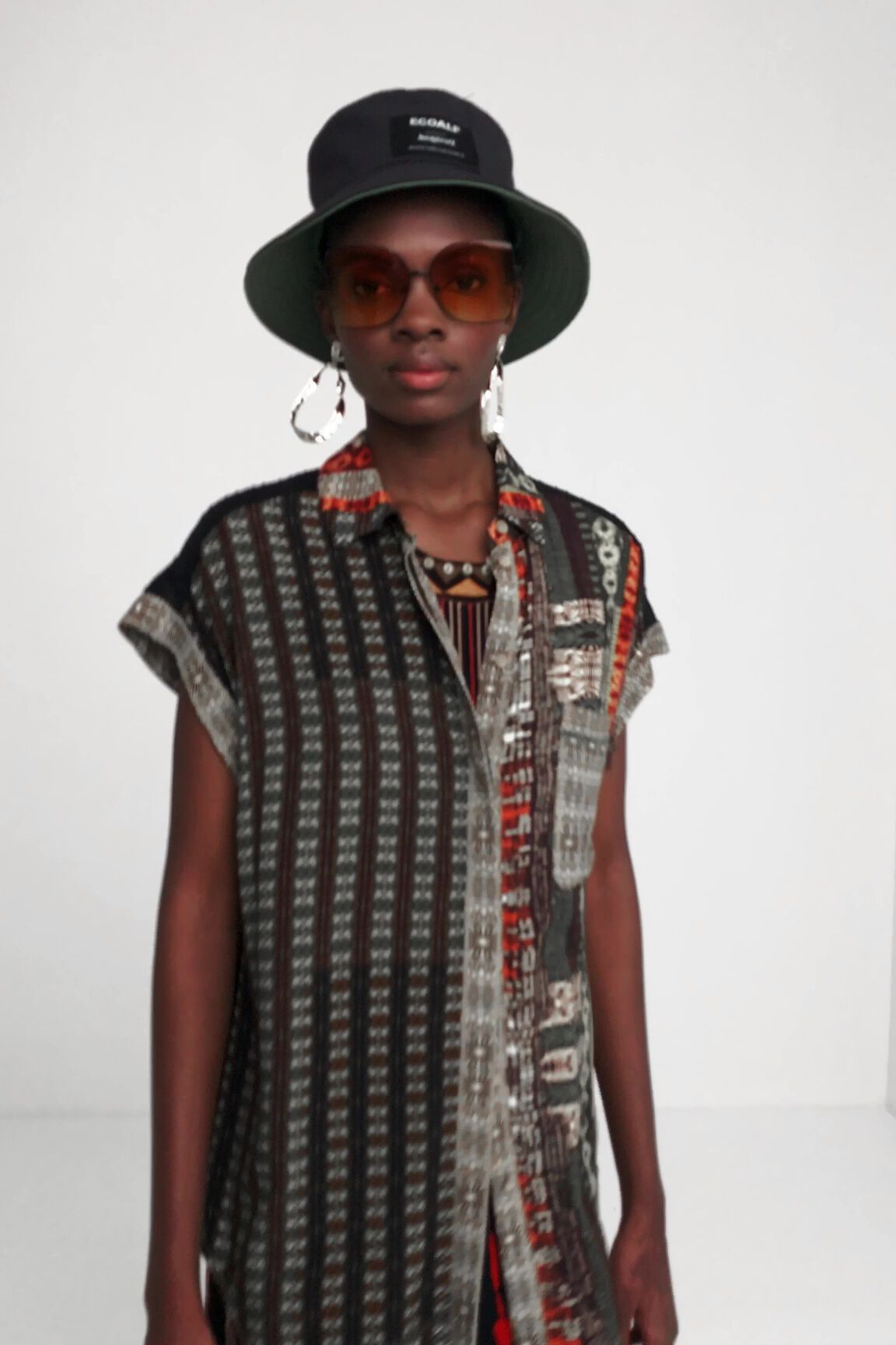 Camisa manga corta cenefa africana