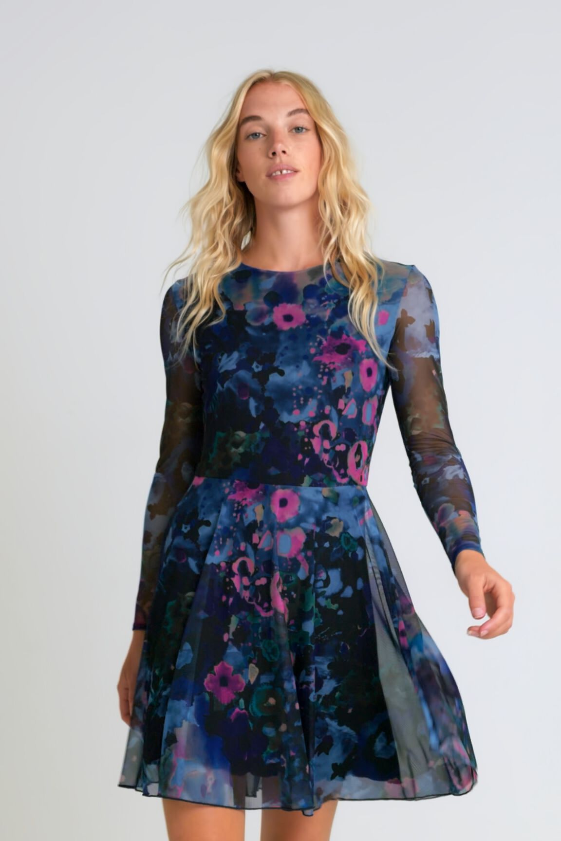 Vestido corto evas&eacute; estampado