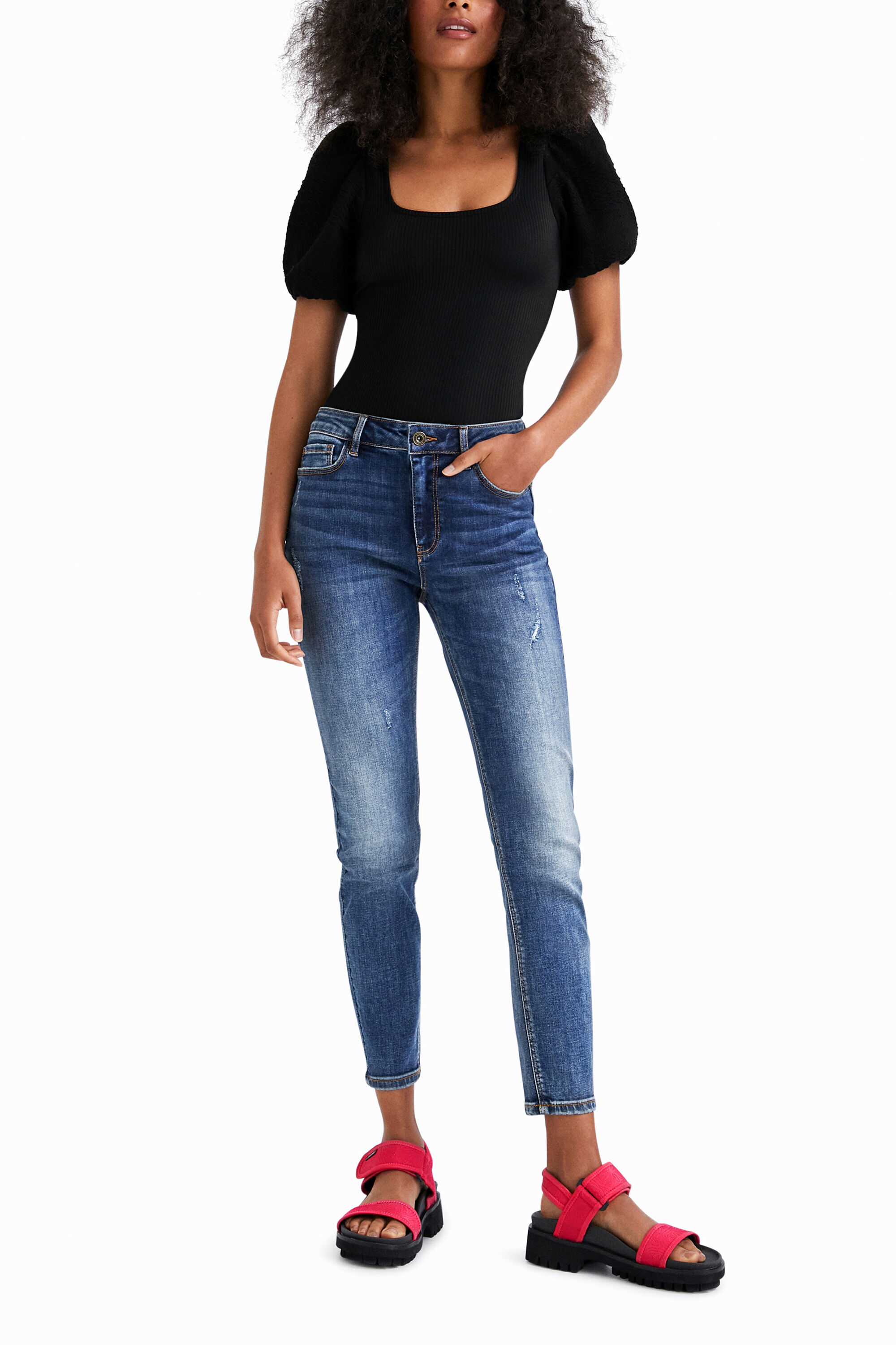 Body slim mangas abullonadas