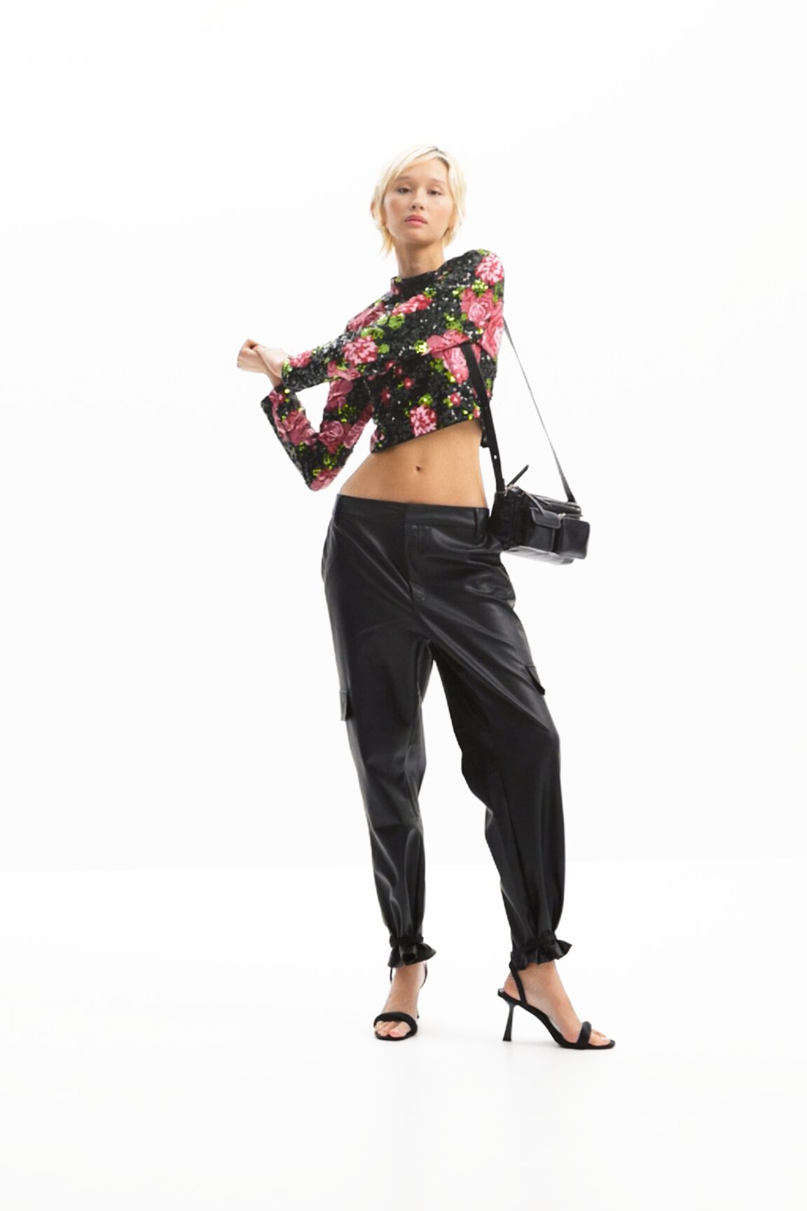 Blusa cropped rosas lentejuelas M. Christian Lacroix