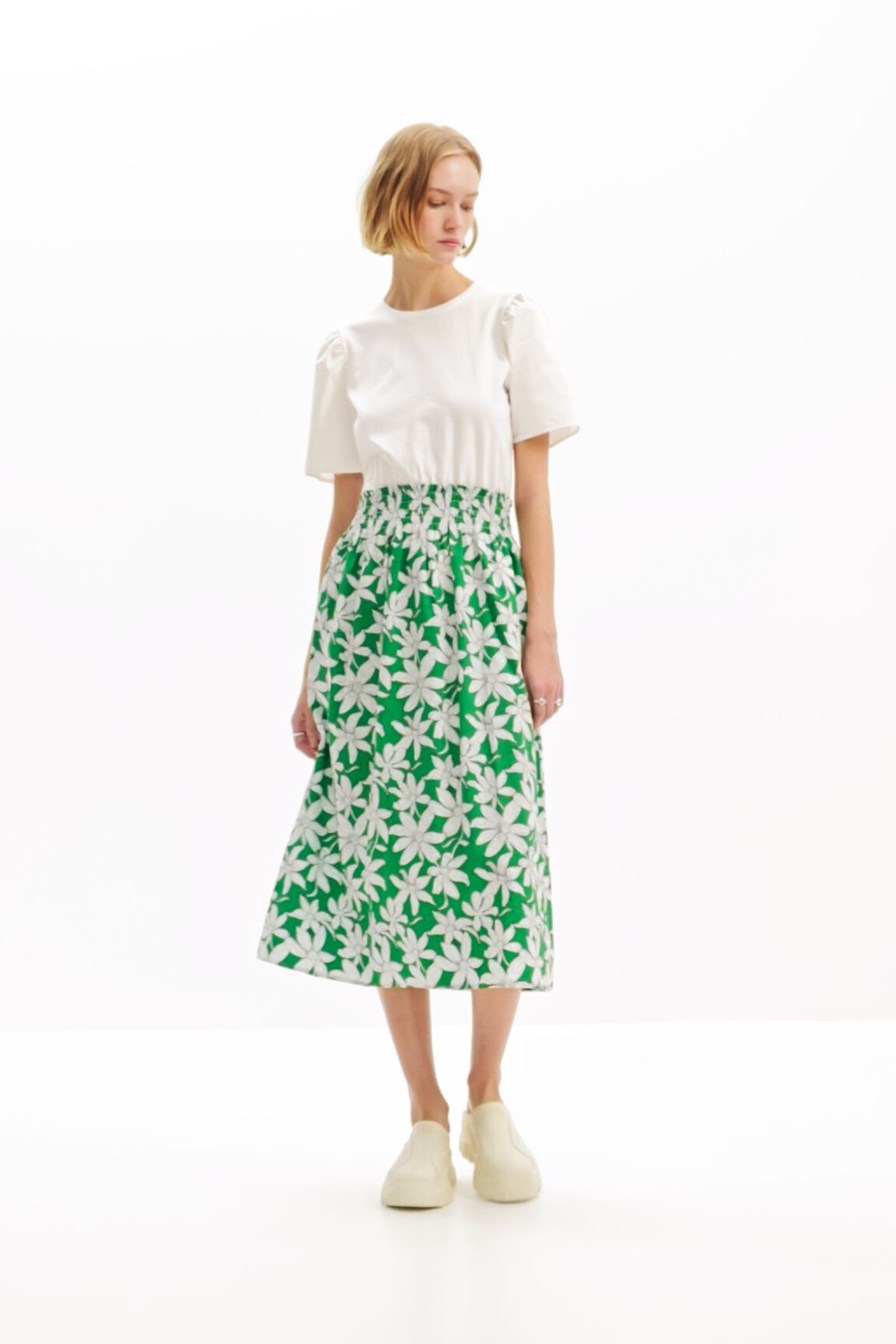 Vestido midi combinado flores